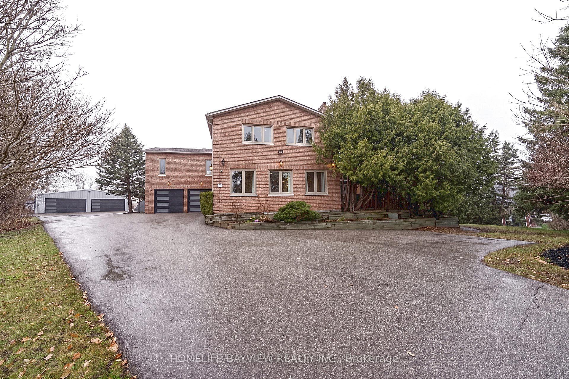 25 Whispering Pine Trail, Aurora — Detached for sale, photo 1