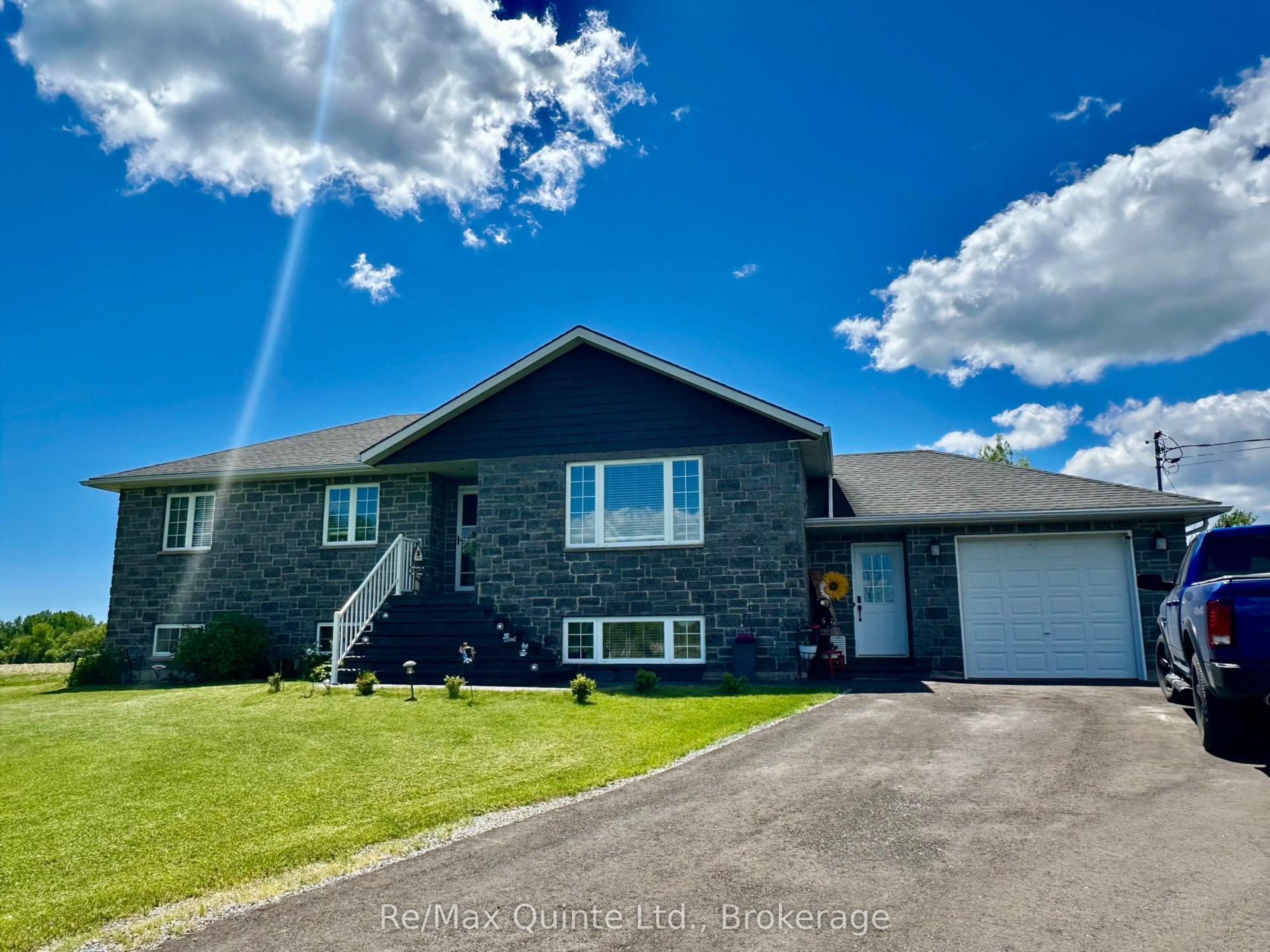 566 Huff Road S — photo 1