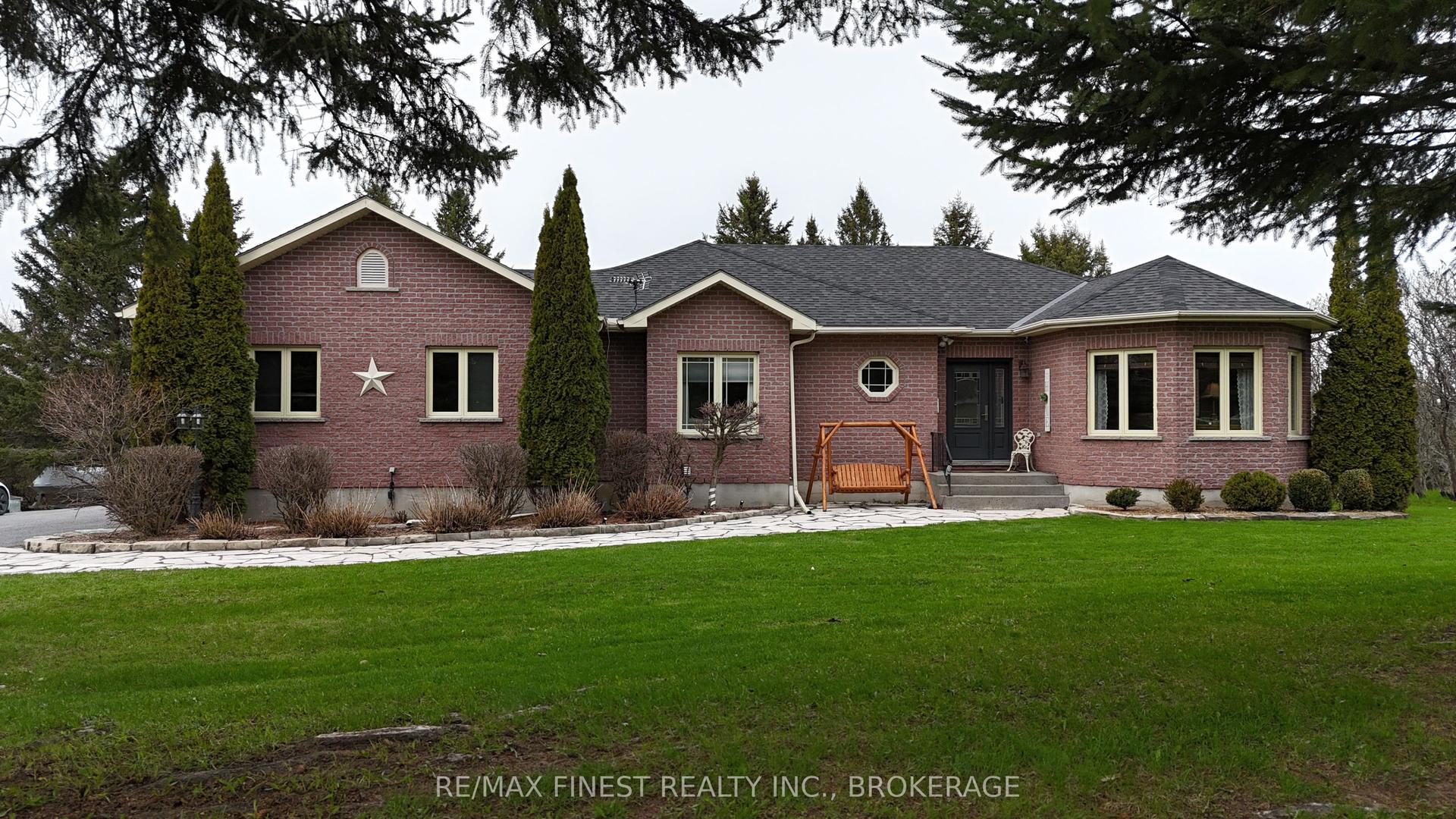 108 Grayrock Crescent — photo 1