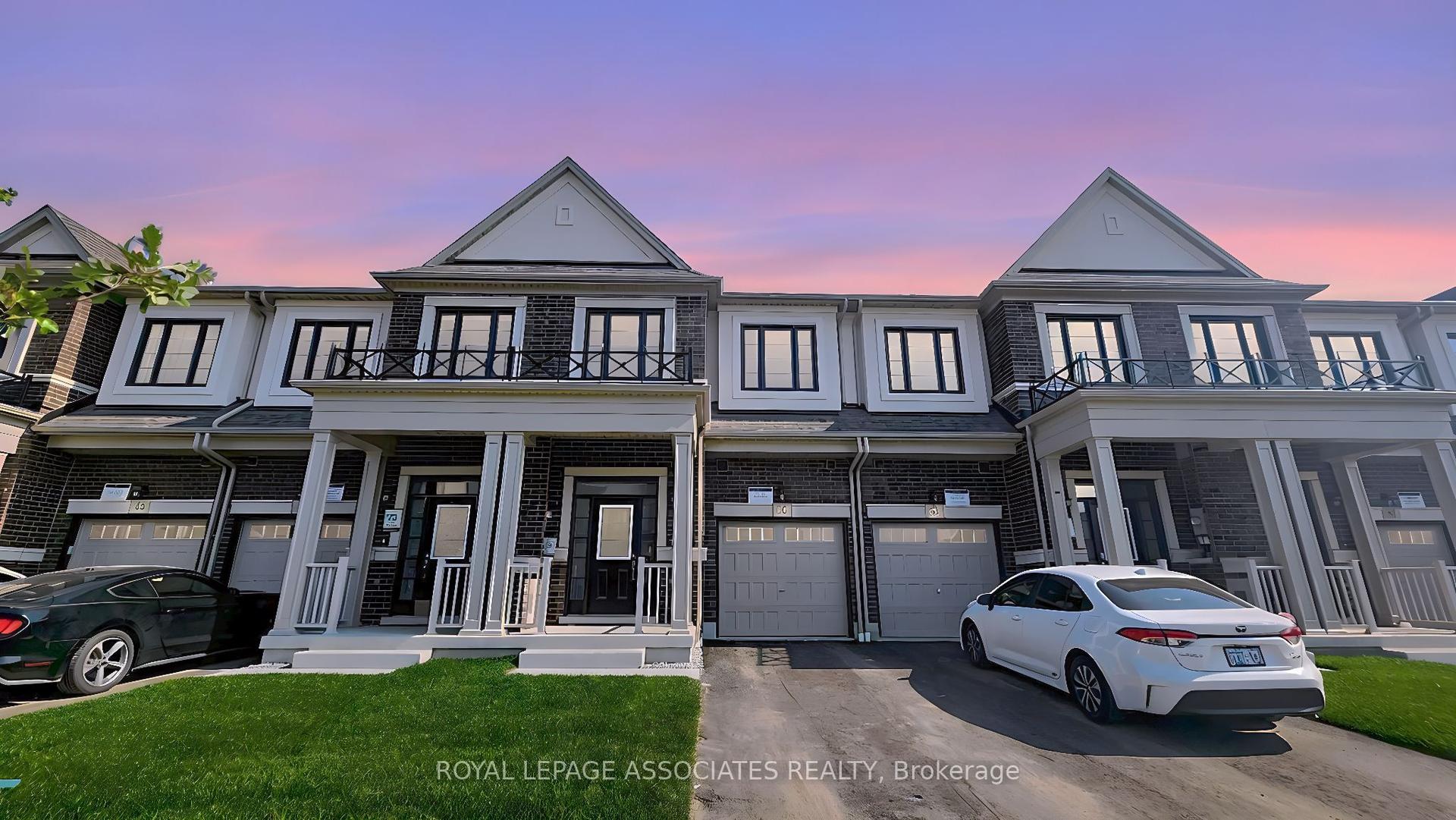 36 Velvet Drive, Whitby — Townhouse for lease, photo 1
