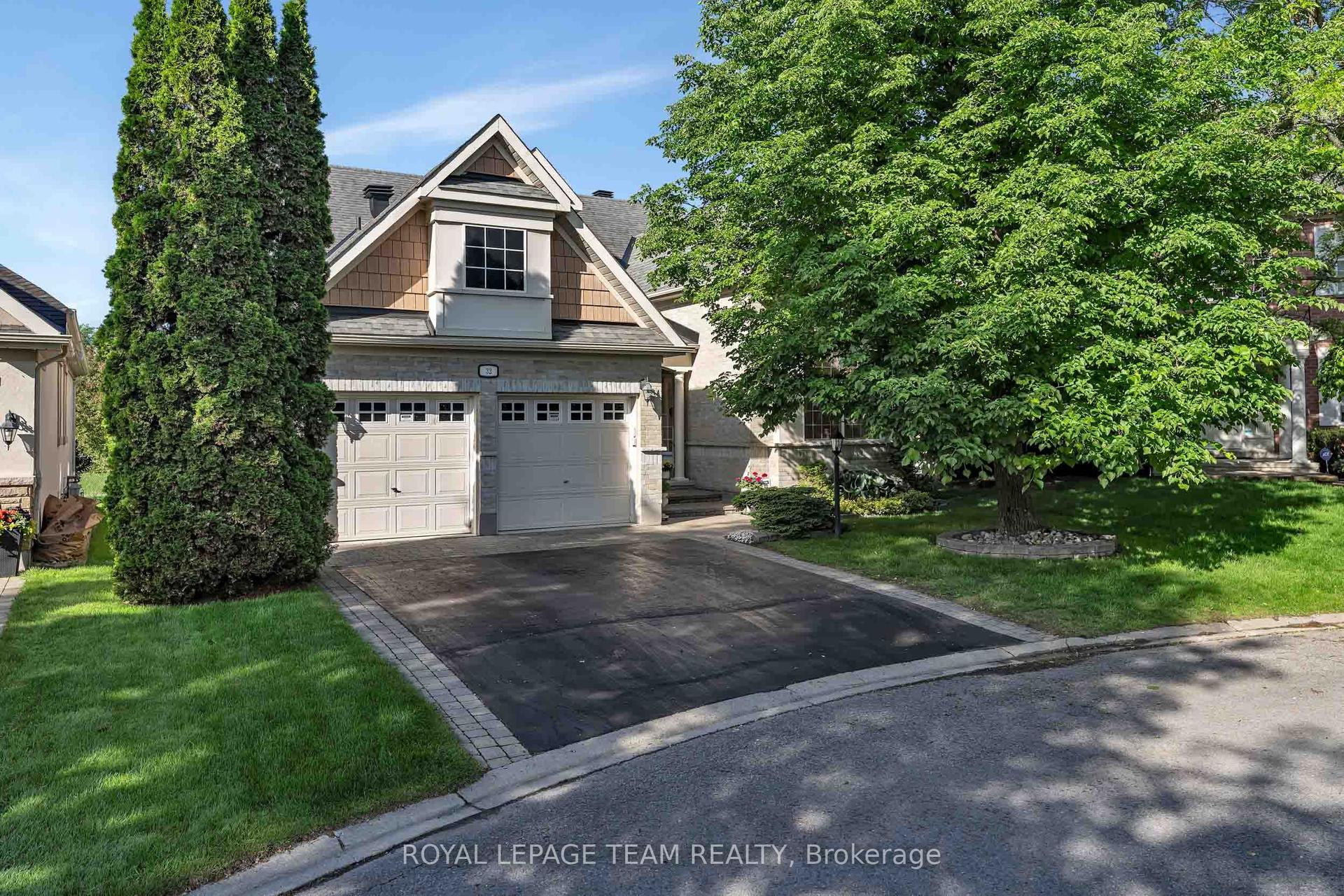 32 Silverthorn Court — photo 1