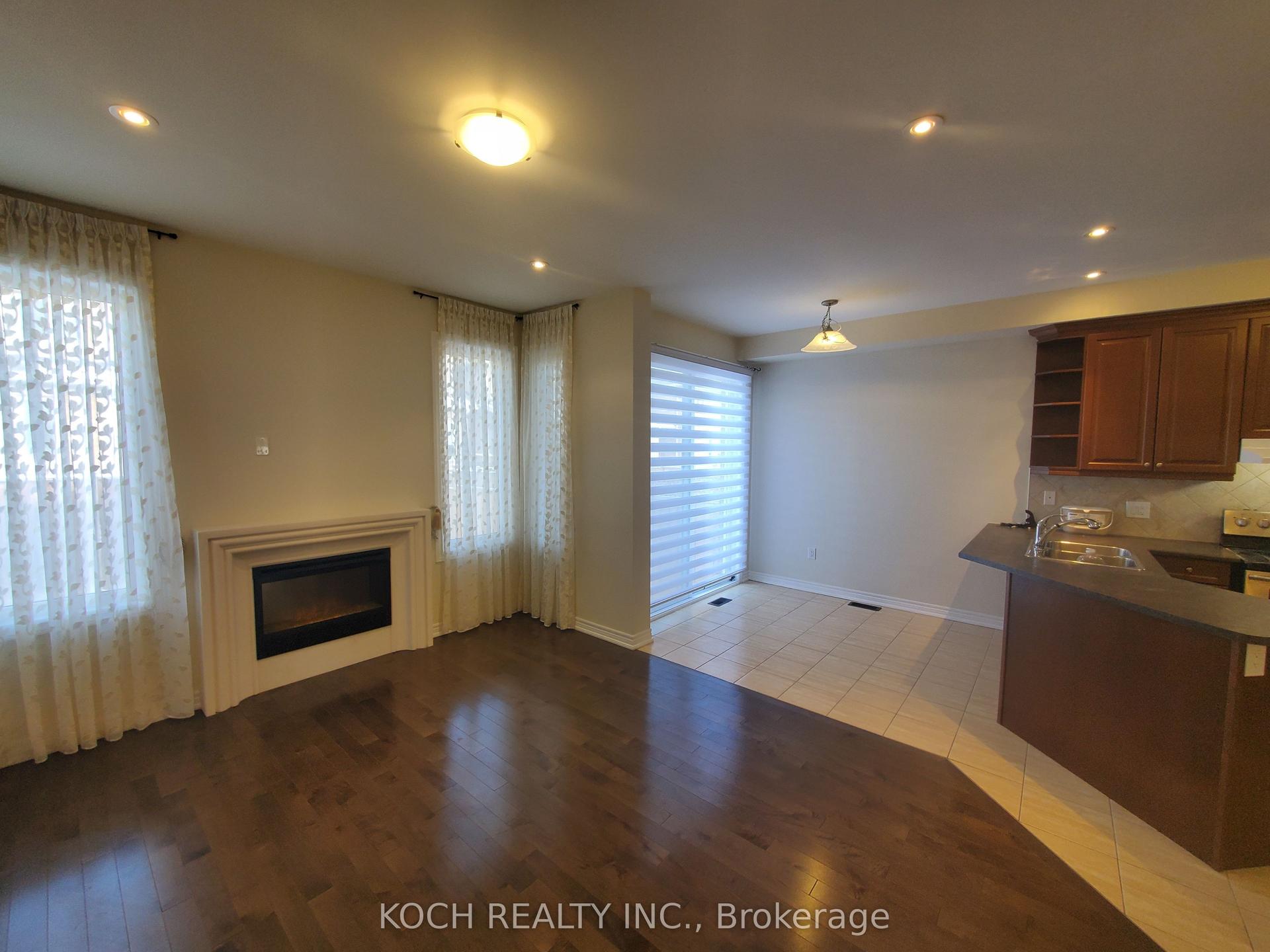 38 Thistle Avenue, Richmond Hill — Townhouse for lease, photo 1