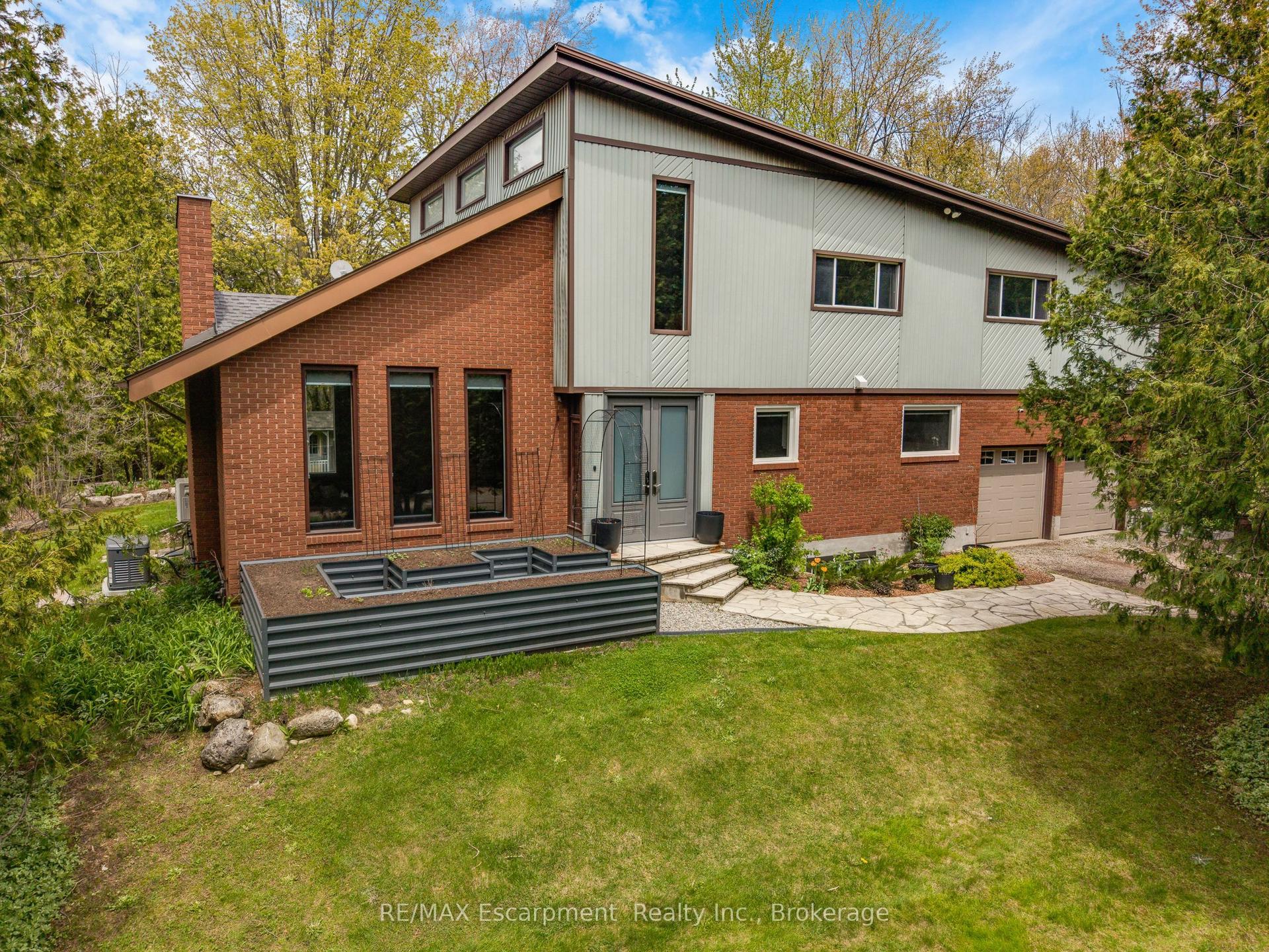 2092 Highway 6 N/A — photo 1