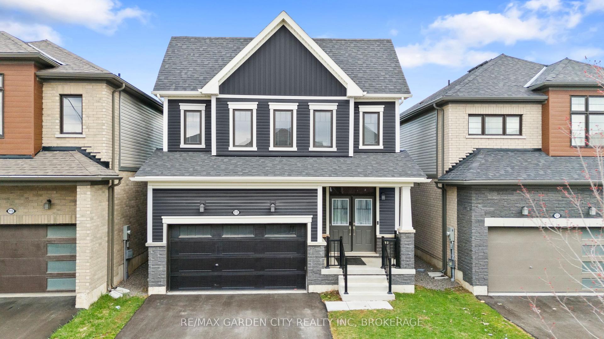 111 Sunflower Crescent — photo 1