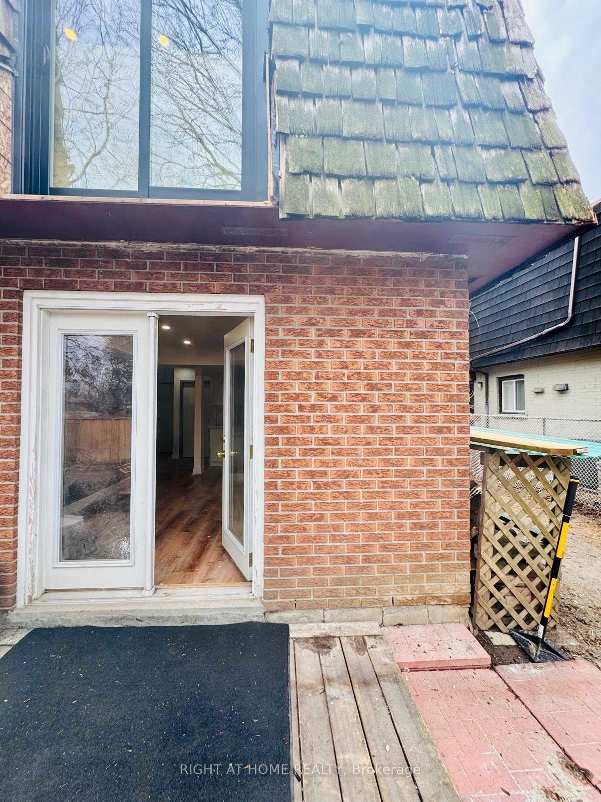 9 Tilley Drive — photo 1