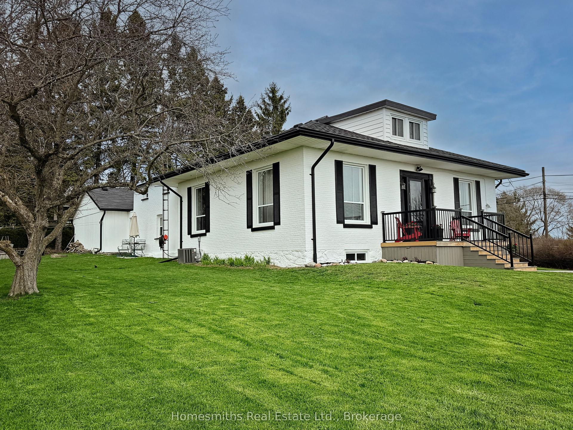 8766 Danforth Road W, Hamilton Township — Detached for sale, photo 1
