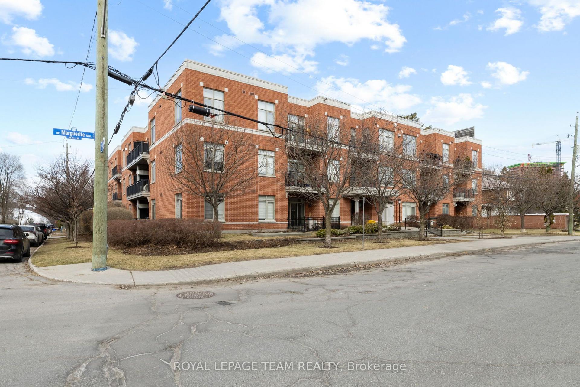 950 Marguerite Avenue 212 #212 — photo 1