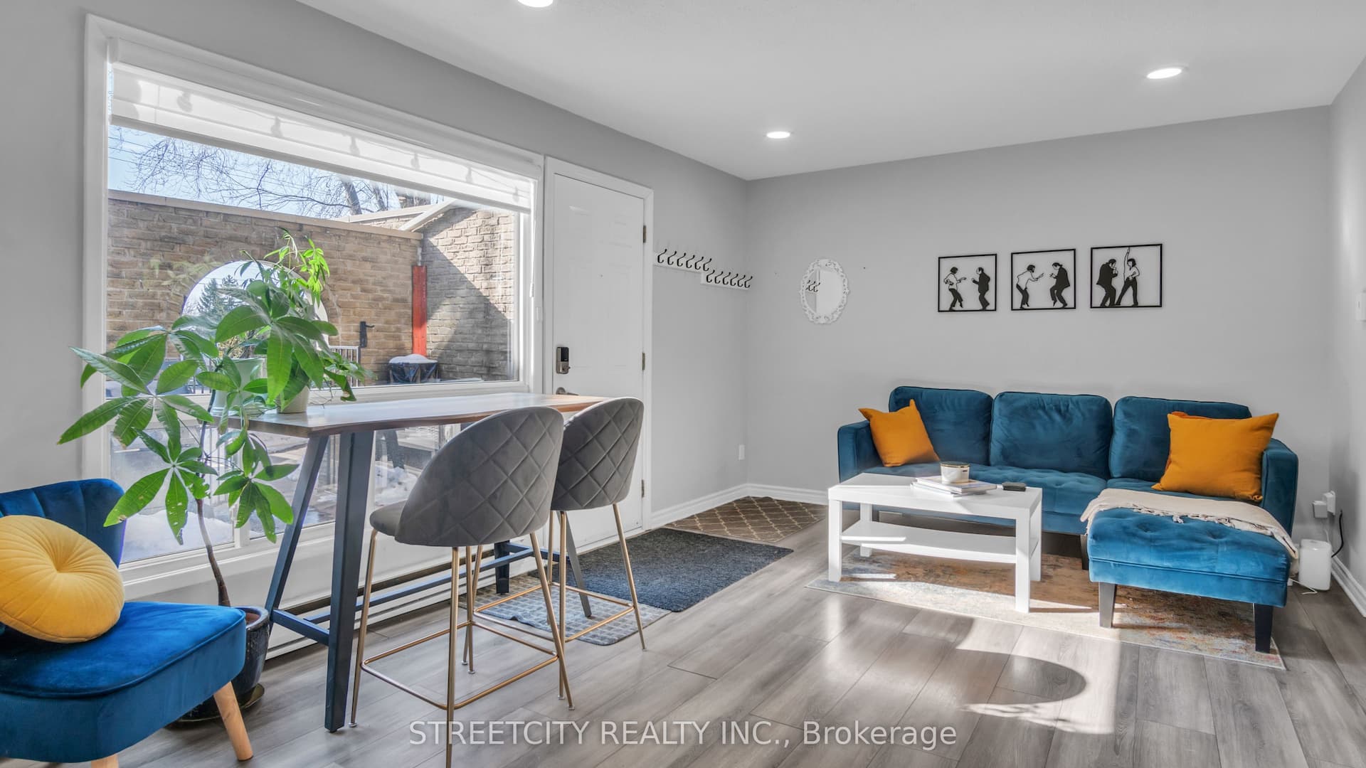 490 SOUTHDALE Road E 8 #8 — photo 1