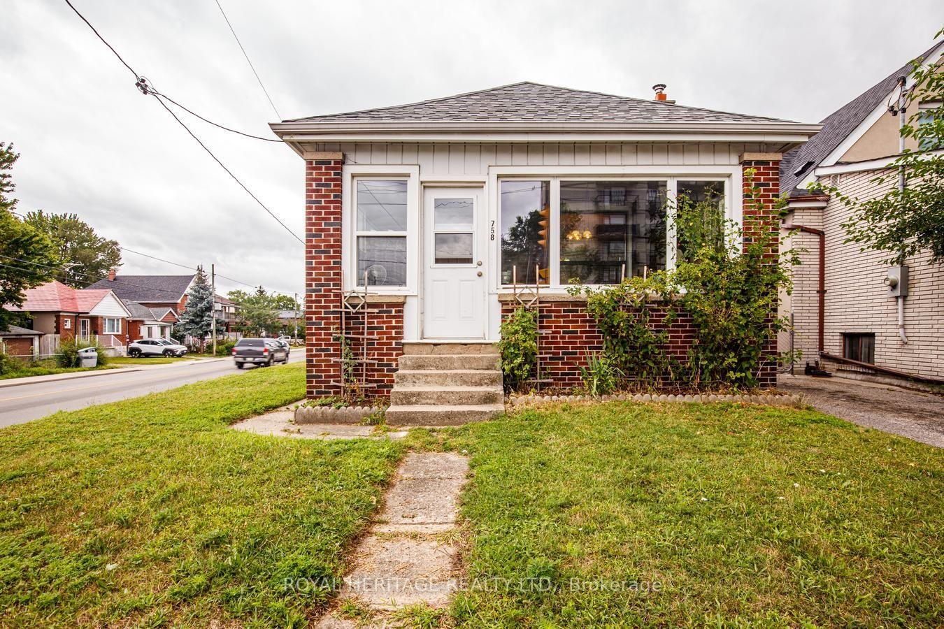 758 Jane Street, Toronto — Detached for sale, photo 1