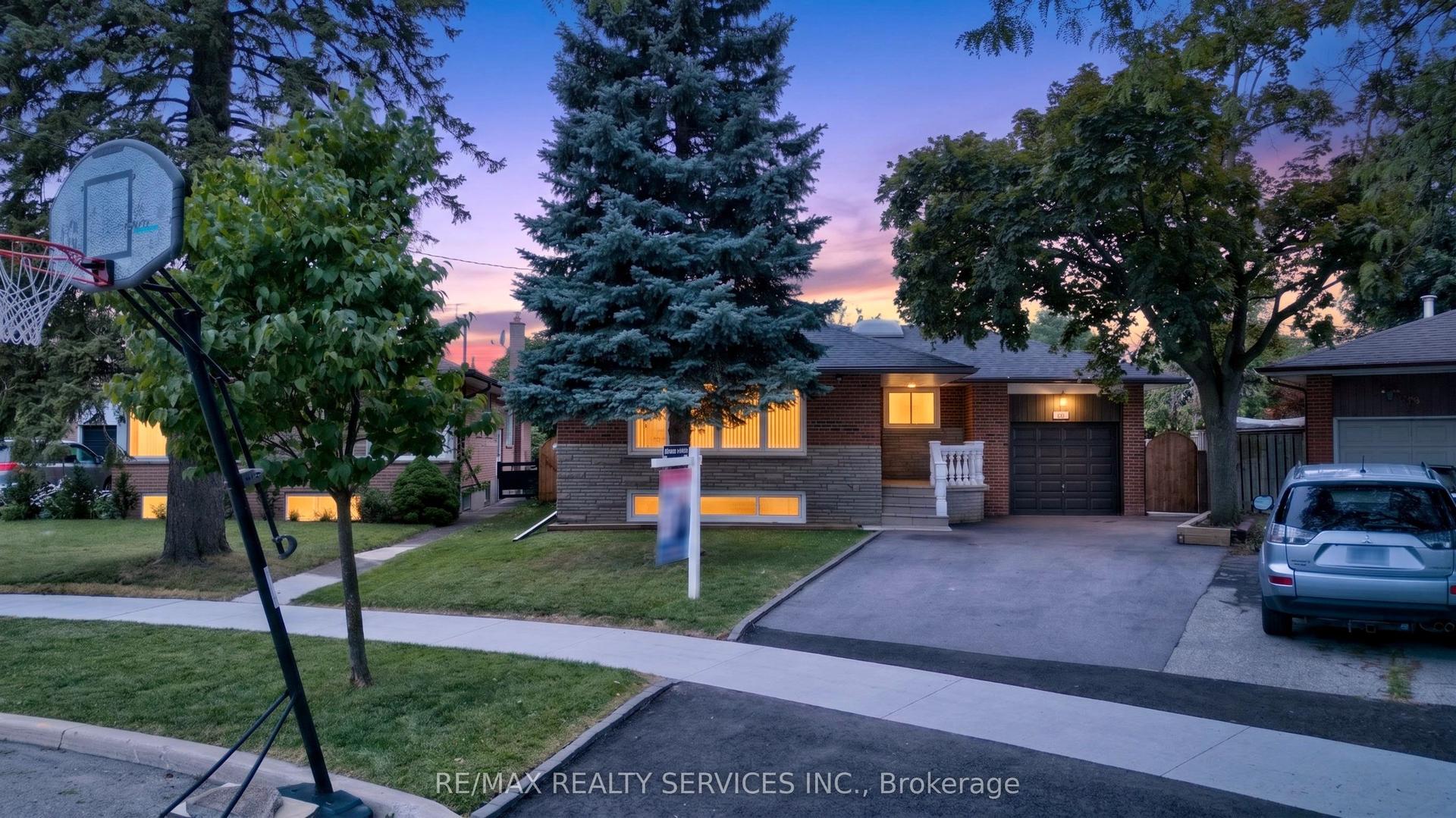 18 Spencely Court, Toronto — Detached for sale, photo 1