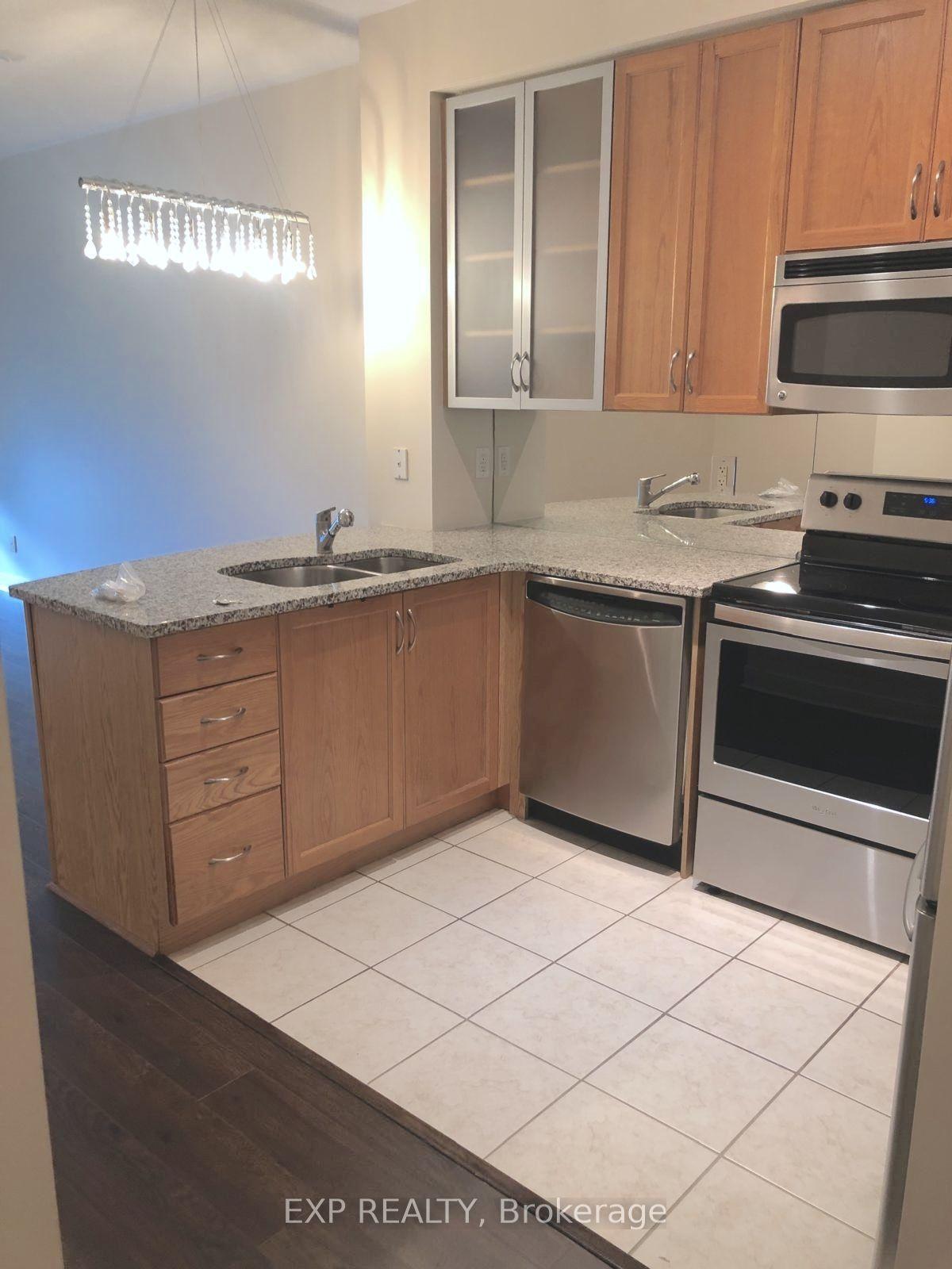 18 Yorkville Avenue 209 #209, Toronto — Condo for lease, photo 1