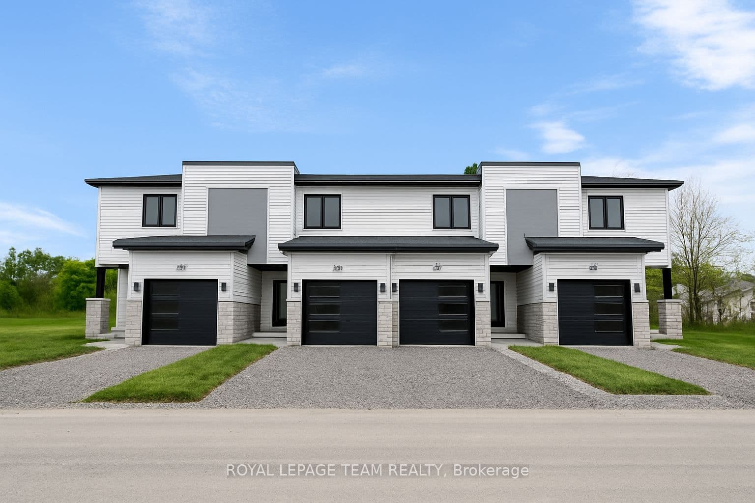 354 Lewis Street W — photo 1