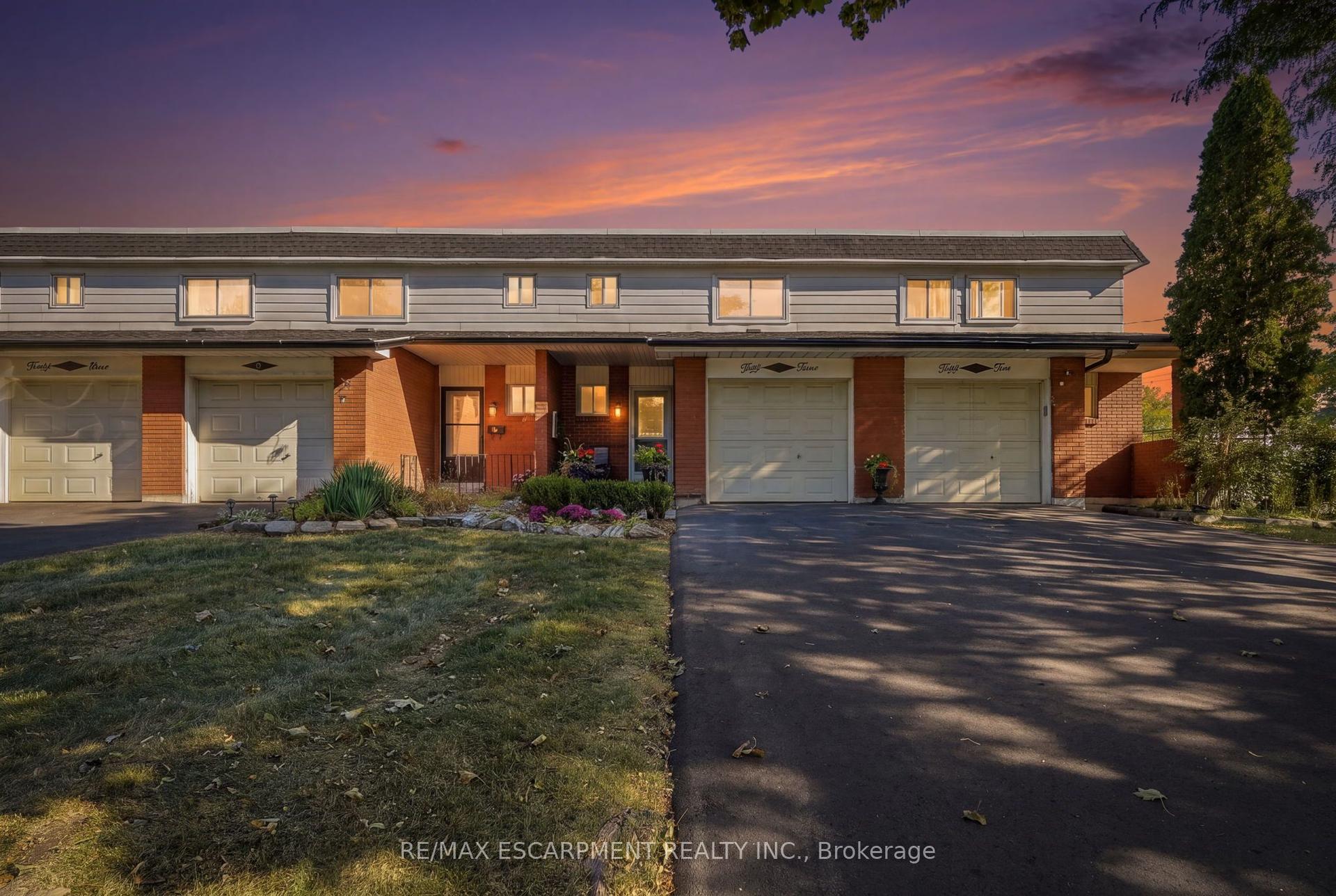 53 Bryna Avenue S, Hamilton — Condo Town for sale, photo 1