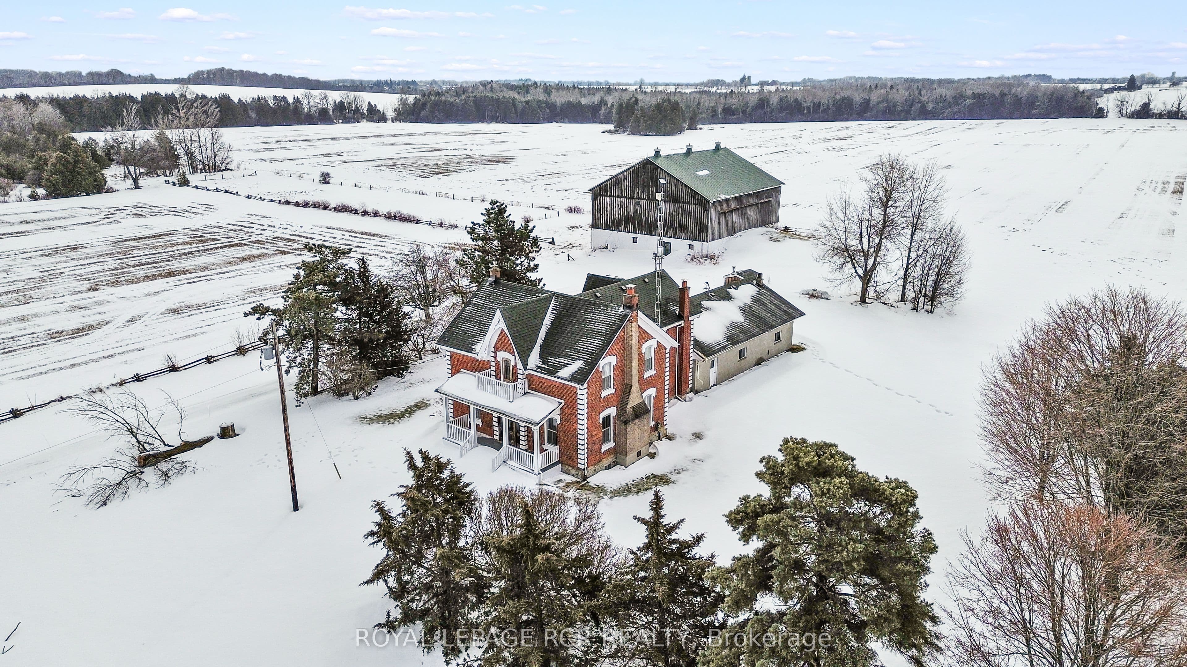 5600 Fourth Line — photo 1