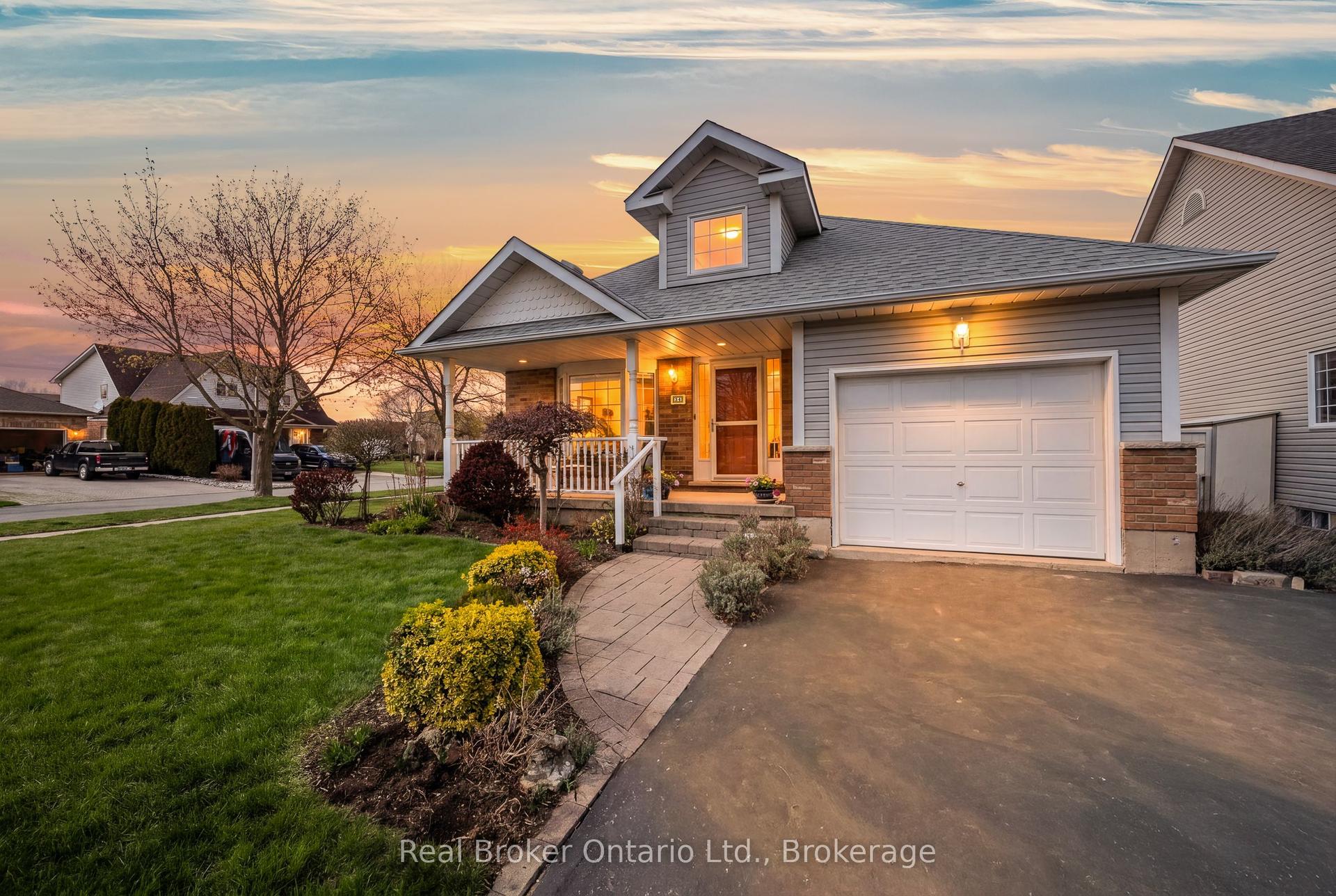 34 Margaret Avenue — photo 1