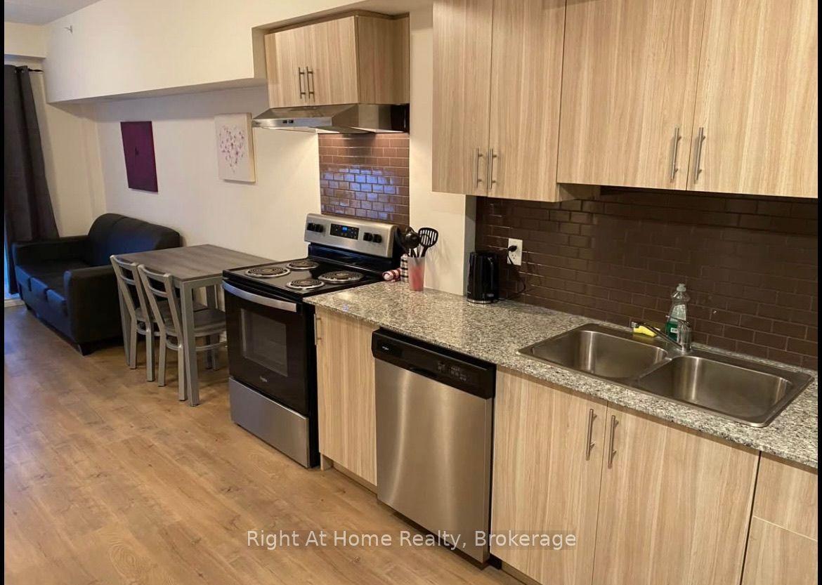 275 LARCH Street B602 #B602, Waterloo — Condo for lease, photo 1