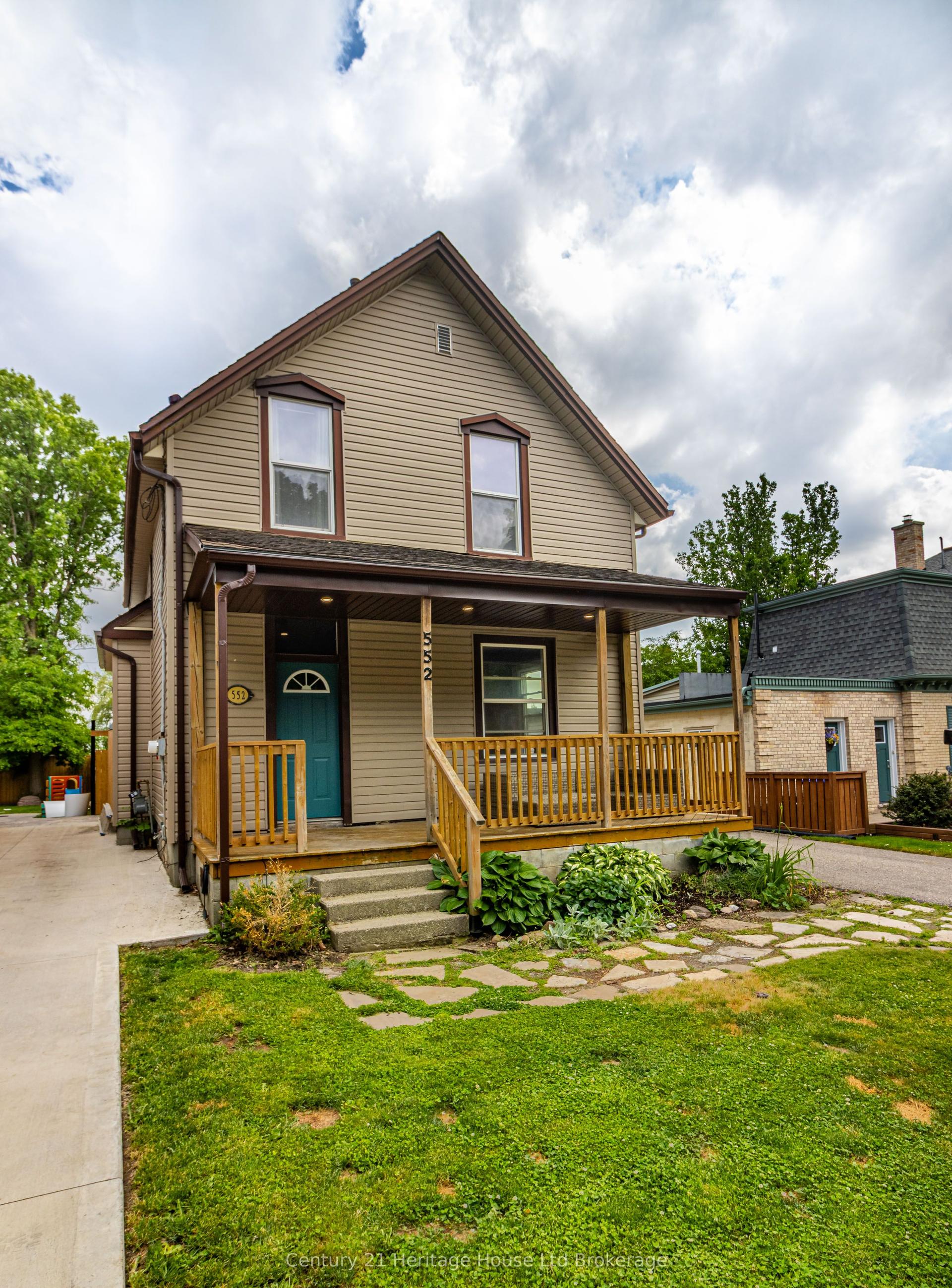 552 Hatch Street — photo 1