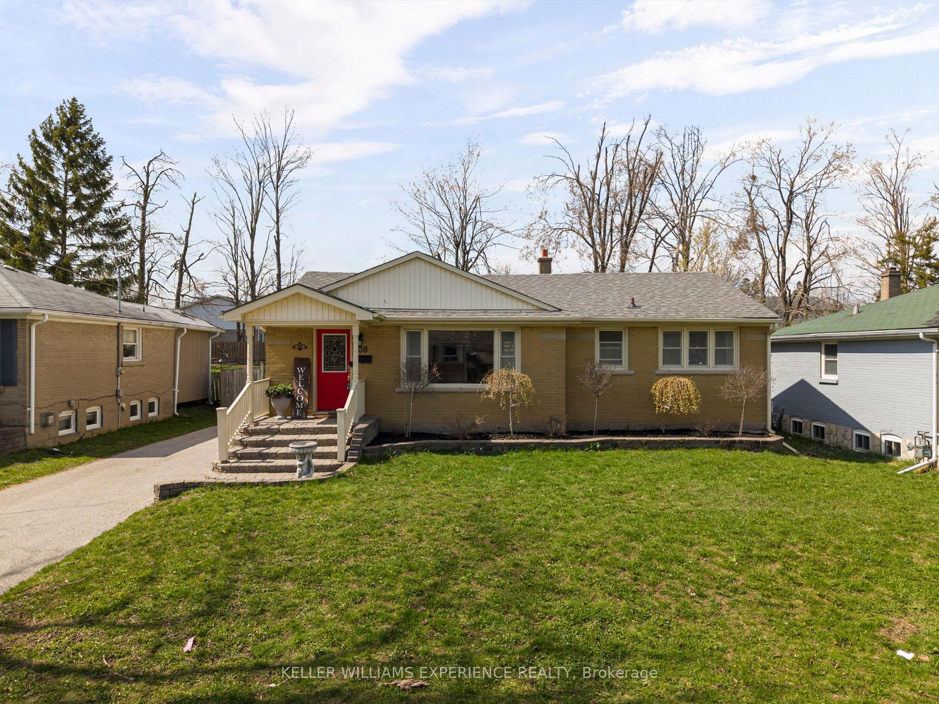 38 North Street W, Orillia — Detached for sale, photo 1