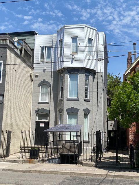 206 Carlton Street — photo 1