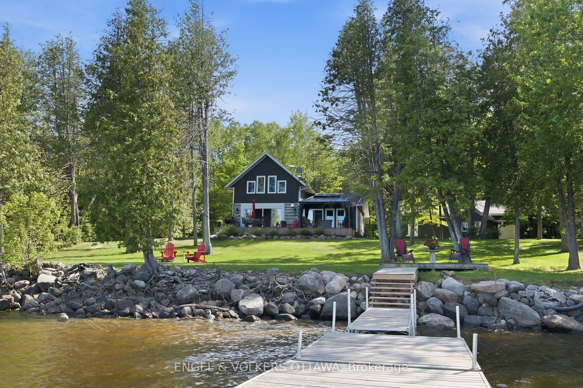 106 Whites Beach Trail, Whitewater Region — Detached for sale, photo 1