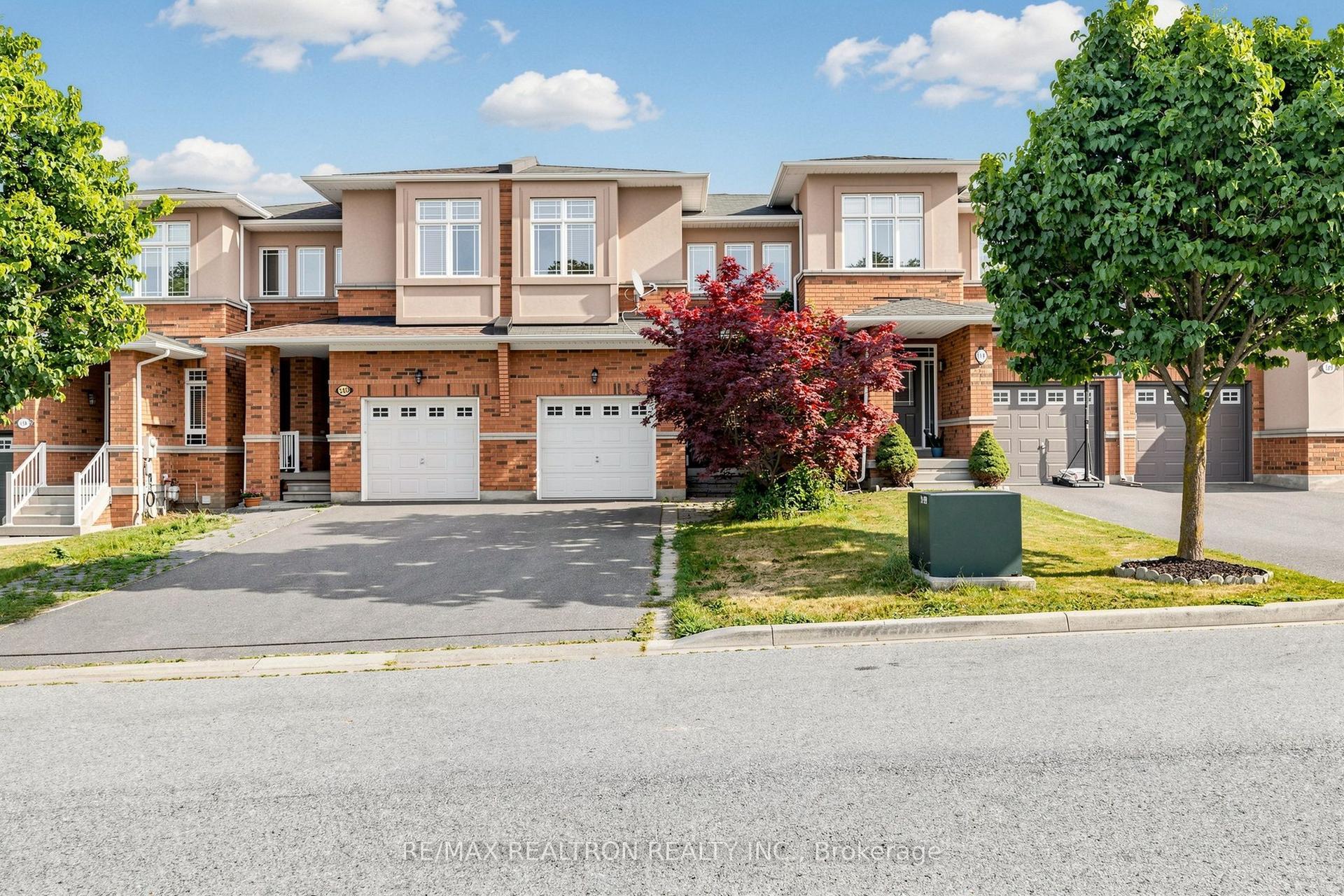 142 Mistywood Crescent W, Vaughan — Townhouse for lease, photo 1