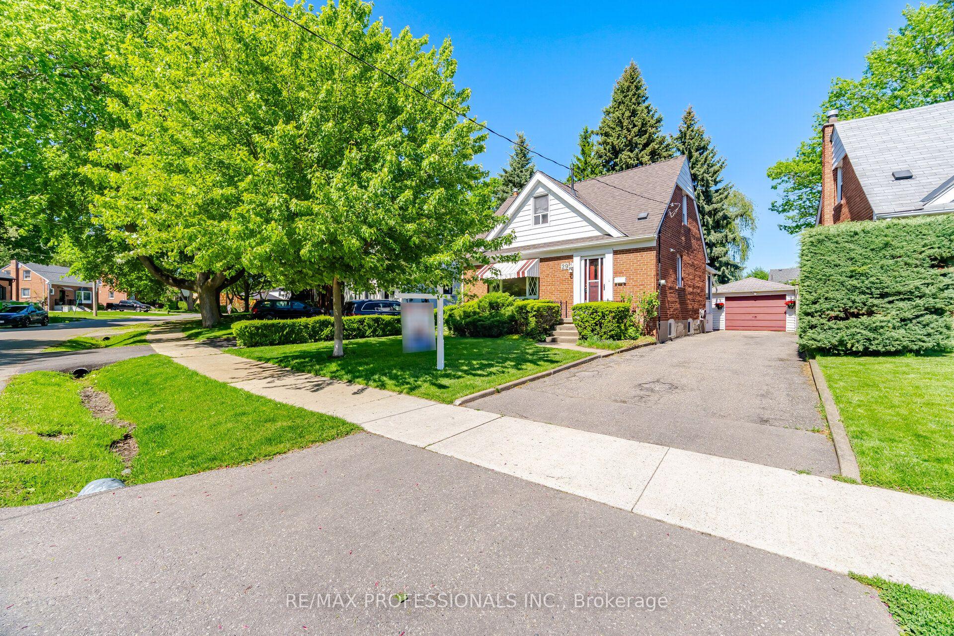 29 Westleigh Crescent — photo 1