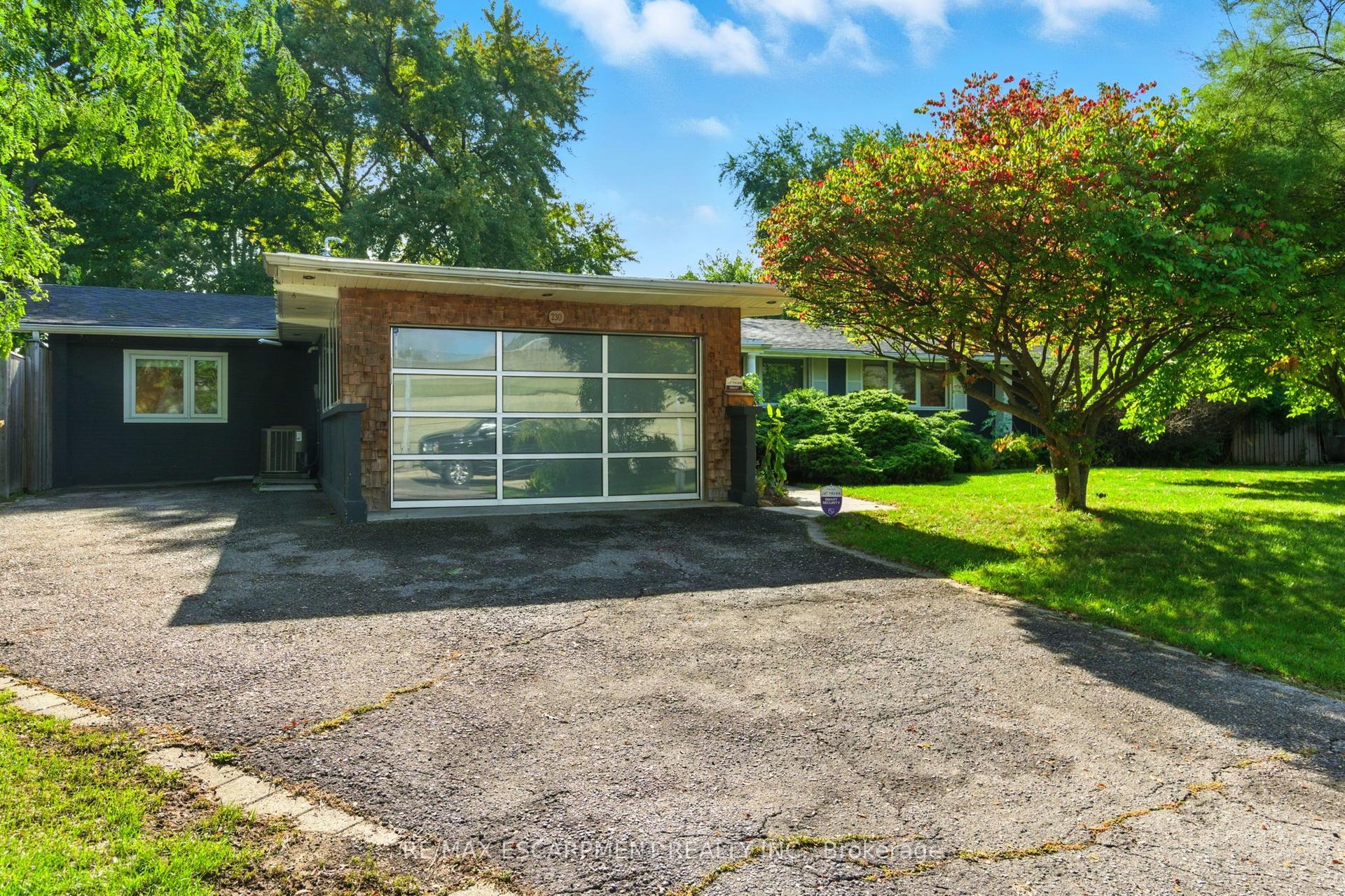 230 South Service Road — photo 1