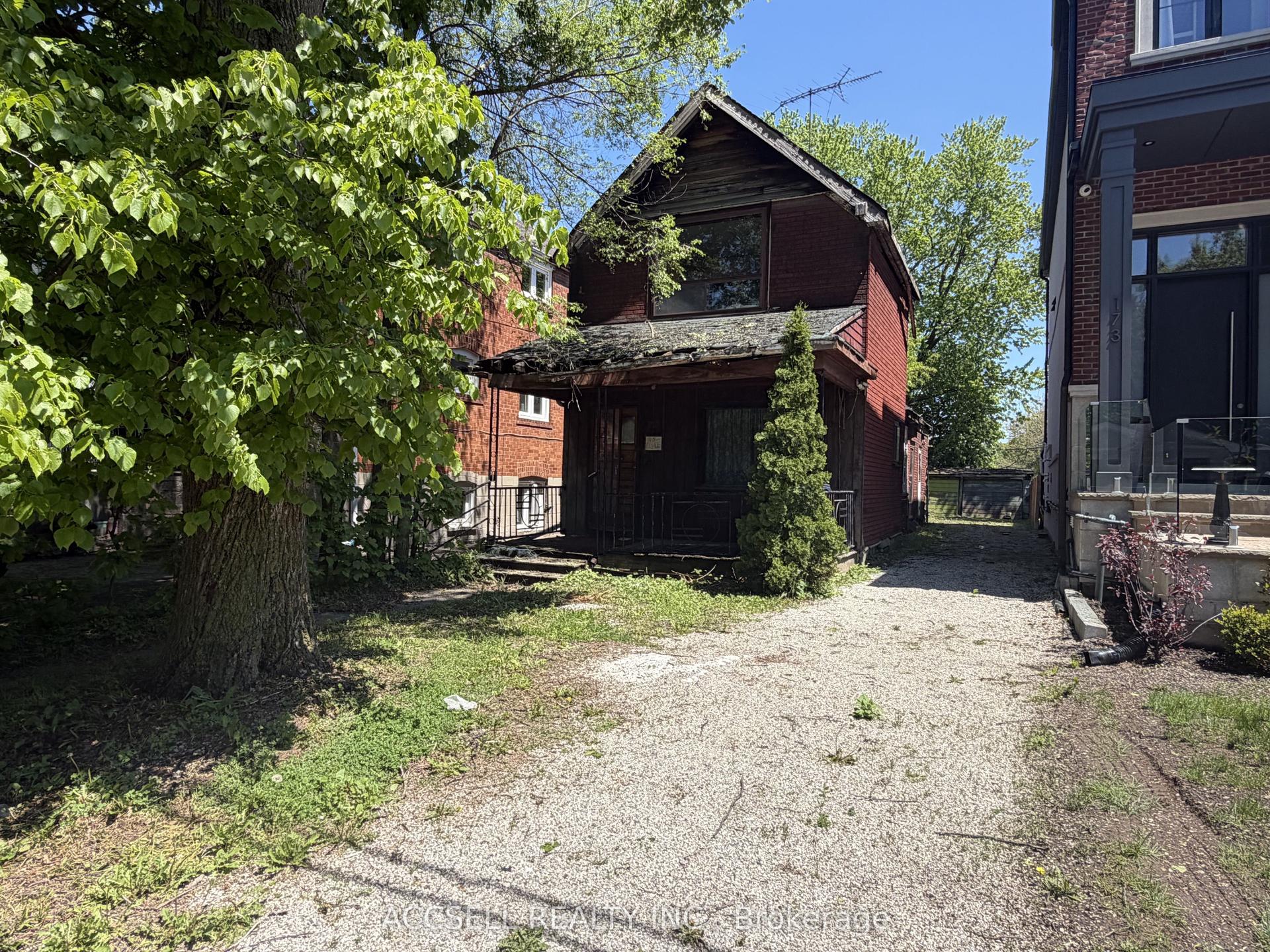 175 Ronan Avenue — photo 1