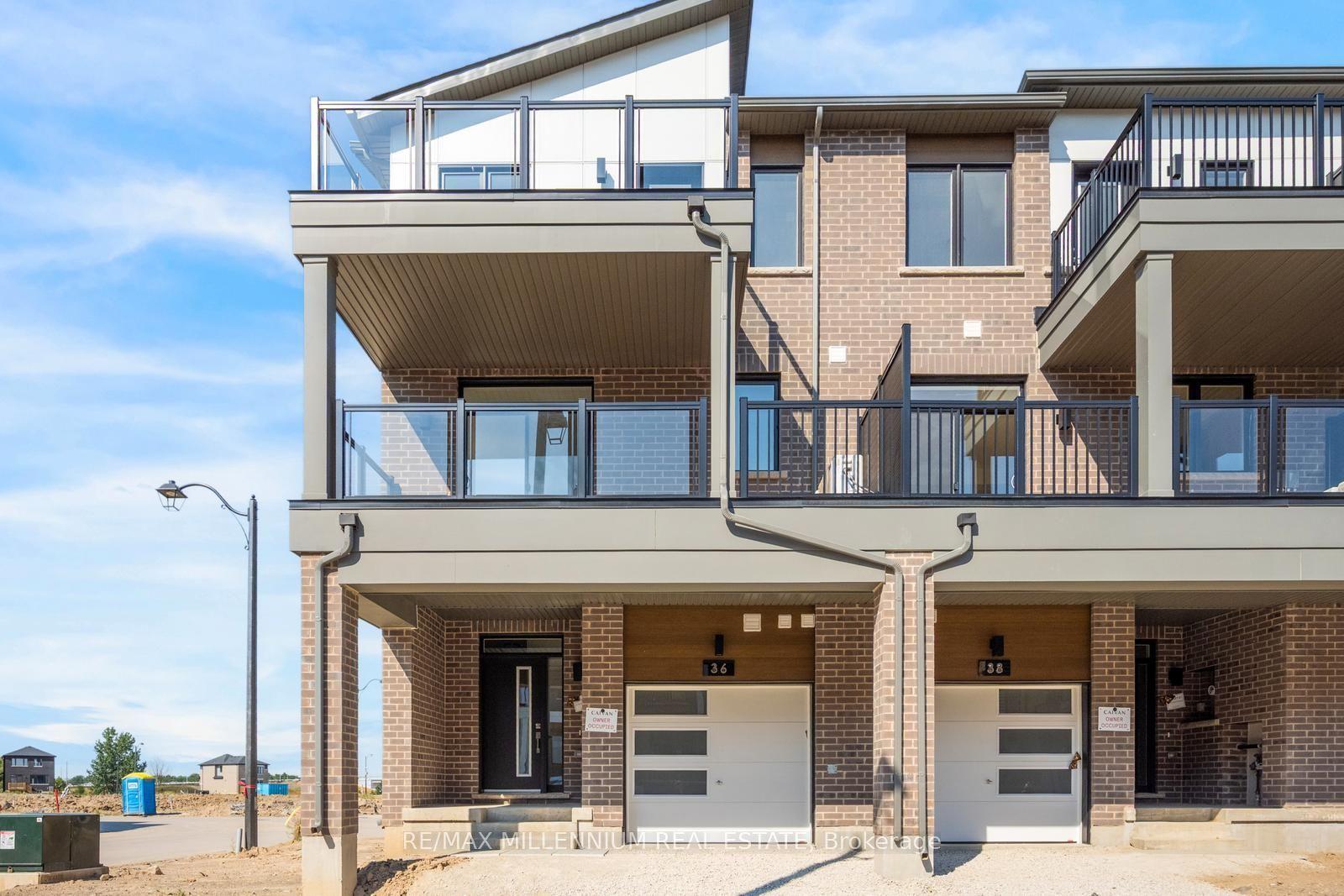 36 Thornbird Crescent Main #Main, Brampton — Townhouse for lease, photo 1