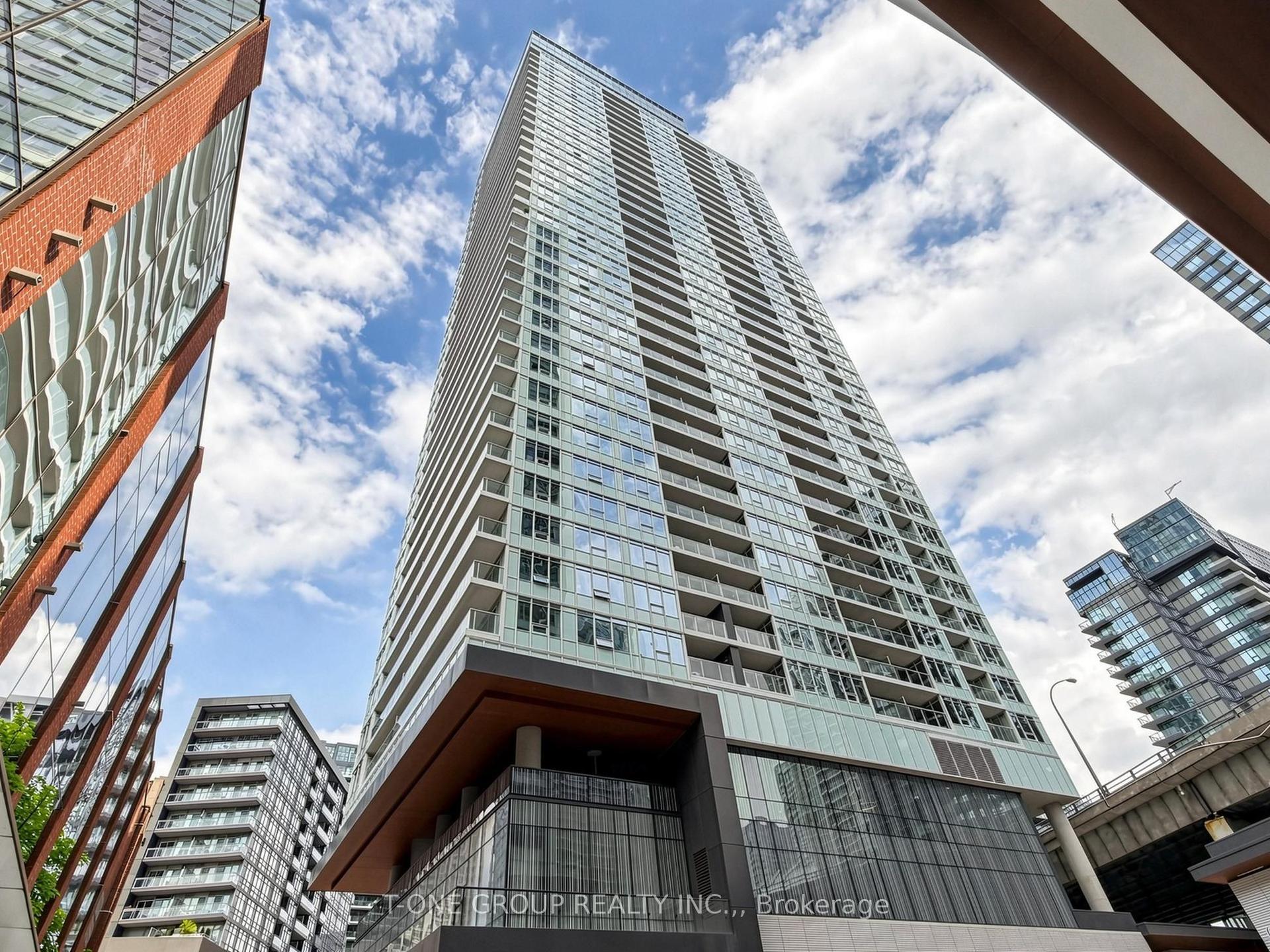 19 Bathurst Street 1502 #1502, Toronto — Condo for sale, photo 1