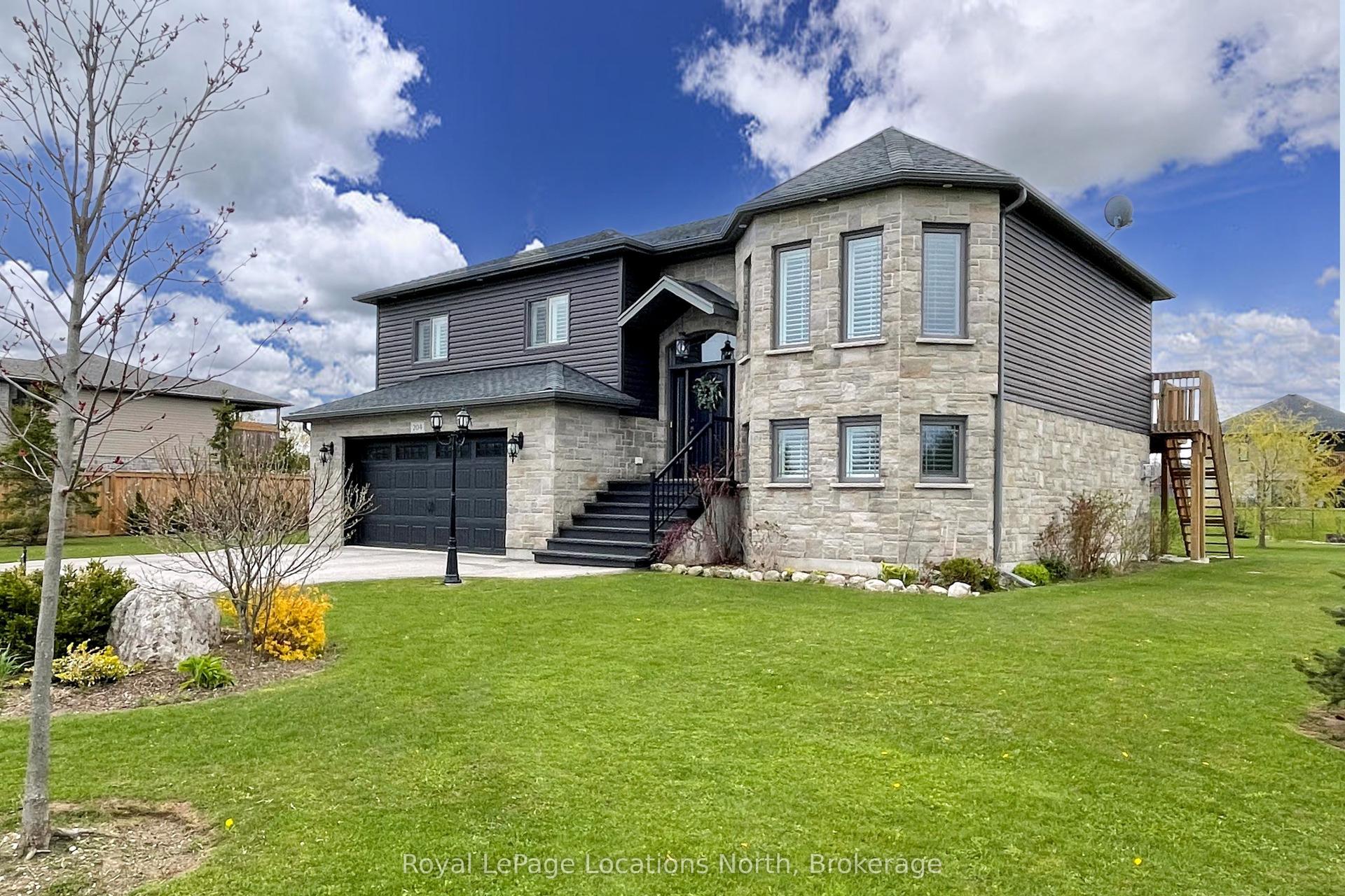 204 Mactay Drive, Chatsworth — Detached for sale, photo 1