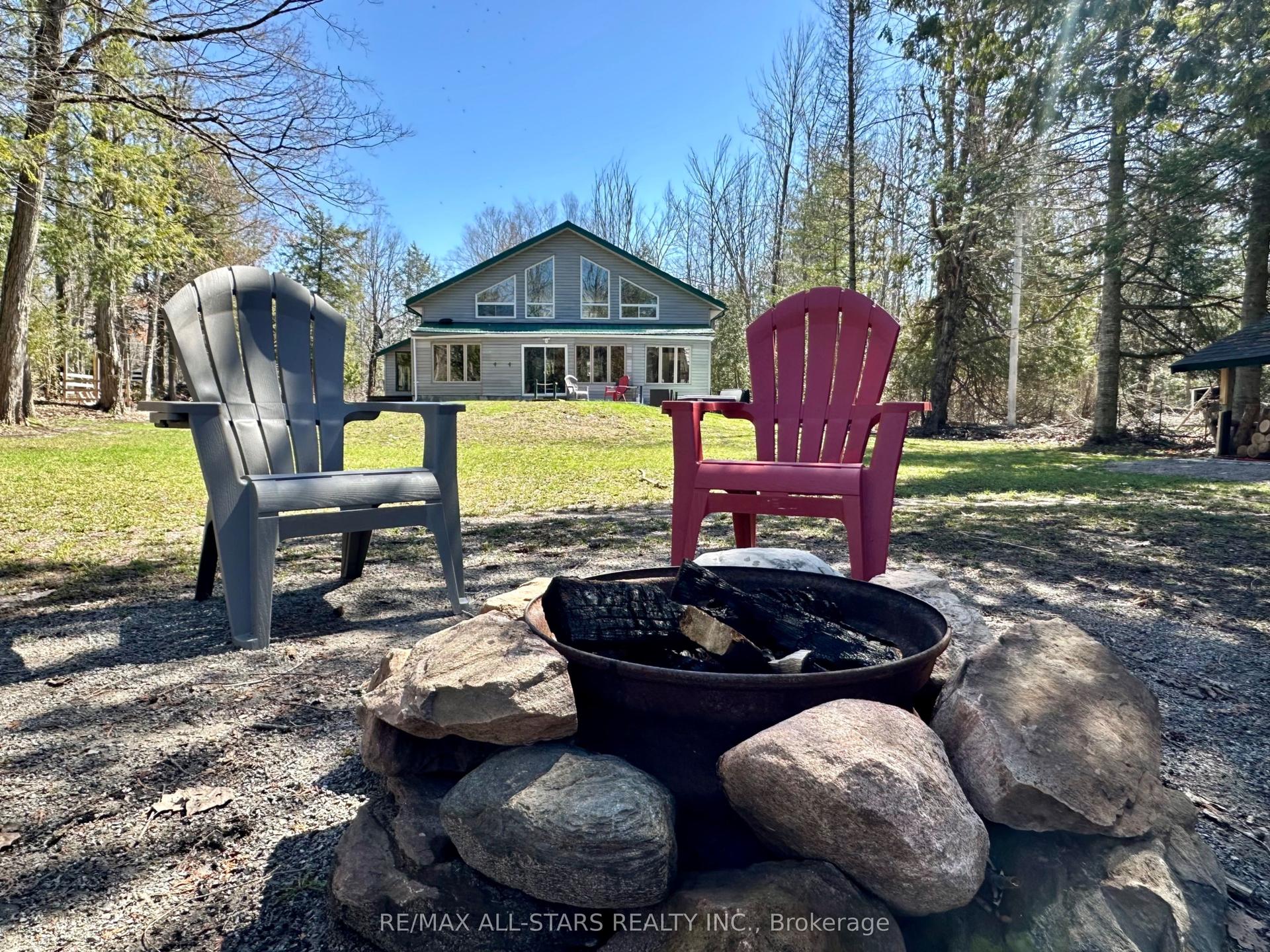 398 Edwina Drive — photo 1