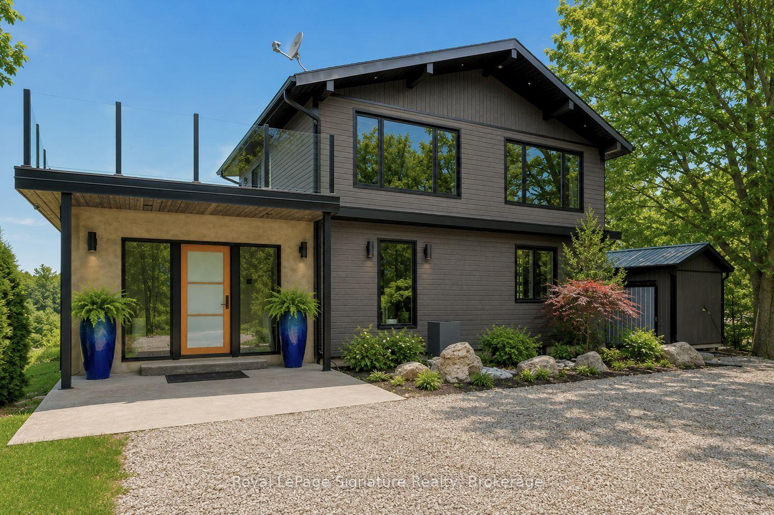194552 13 GREY Road — photo 1