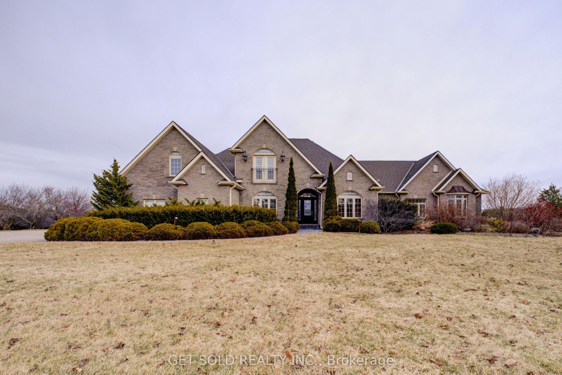 214 Maple Avenue S, Brant — Detached for sale, photo 1