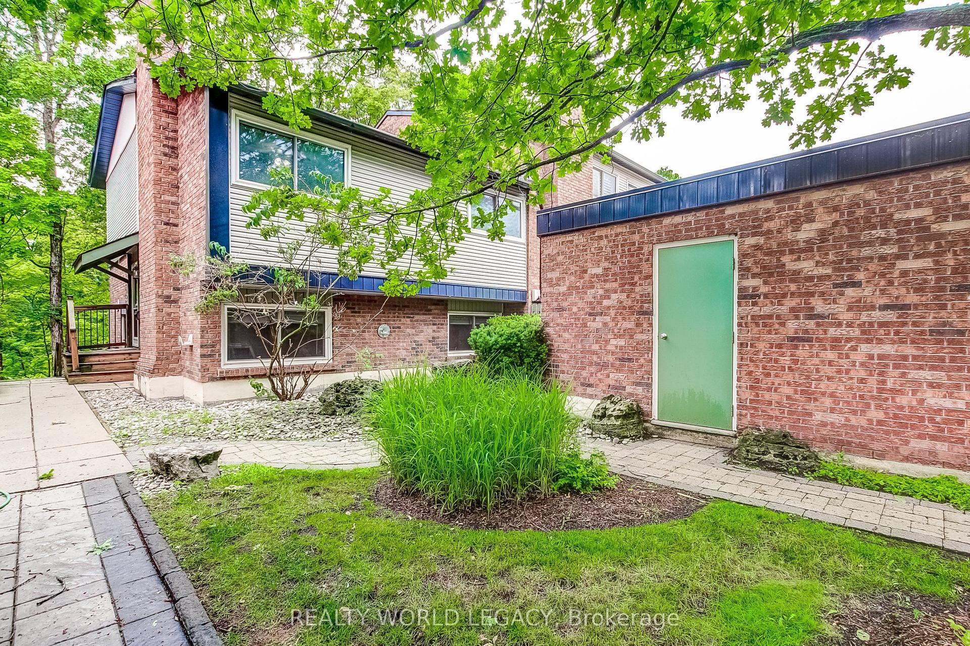 1580 Kerns Road 1 #1, Burlington — Condo Town for sale, photo 1