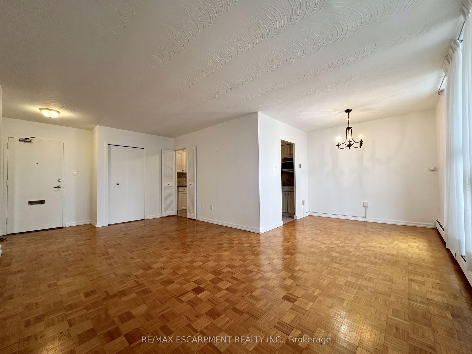 35 Towering Heights Boulevard 809 #809, St. Catharines — Condo for sale, photo 1