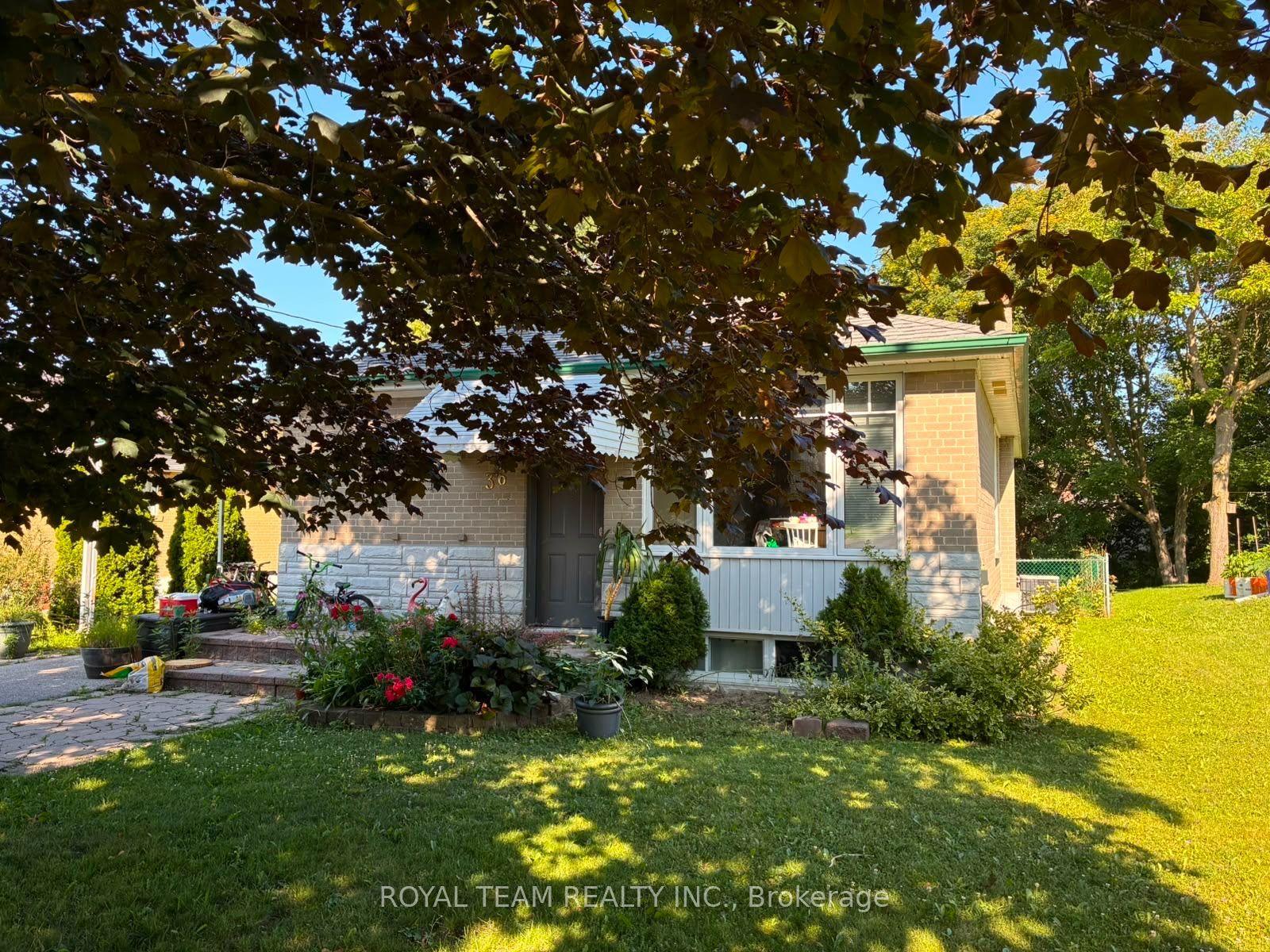 36 Child Drive, Aurora — Detached for lease, photo 1