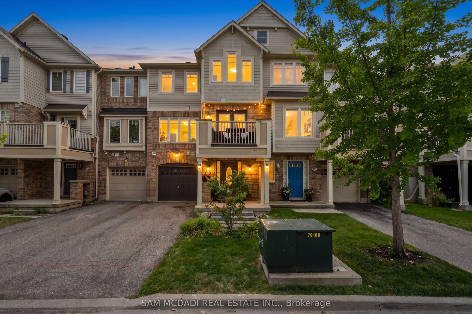 886 Fowles Court, Milton — Townhouse for sale, photo 1