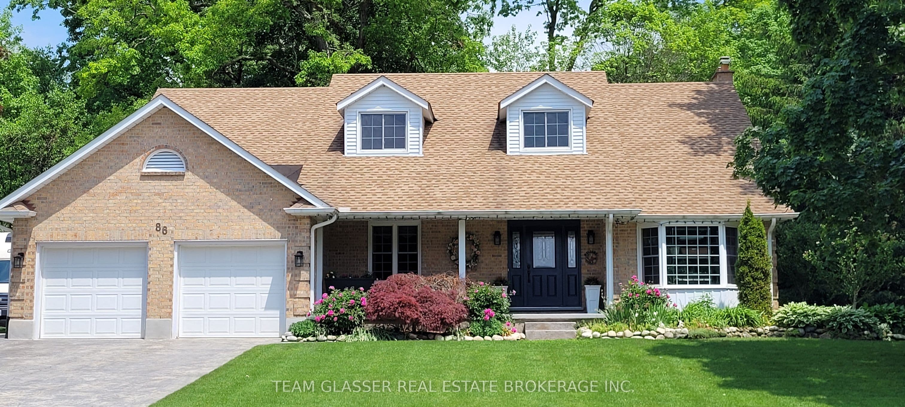 86 BLACKBURN Crescent — photo 1