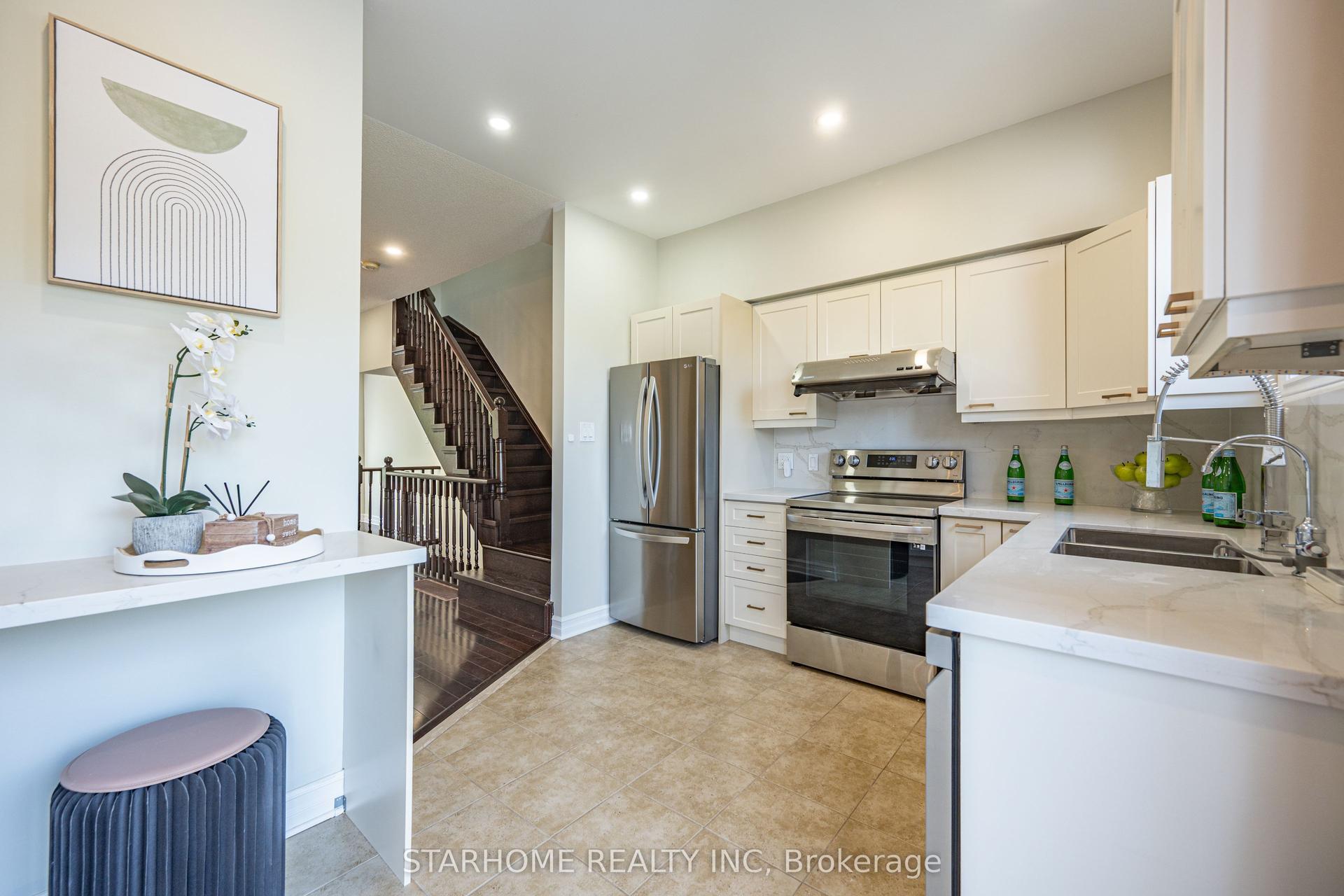 302 South Park Road — photo 1