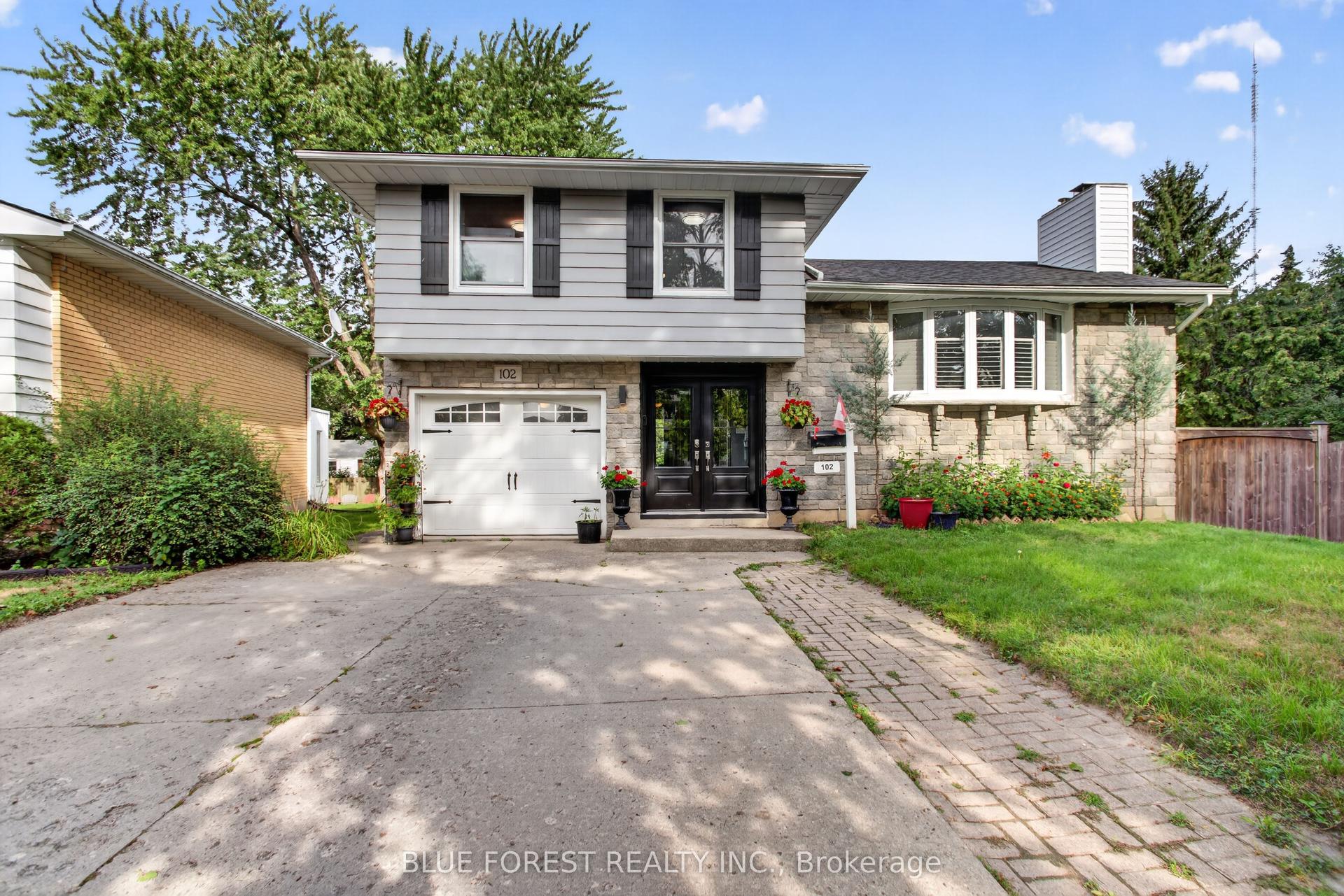 102 ODESSA Avenue, London South — Detached for sale, photo 1