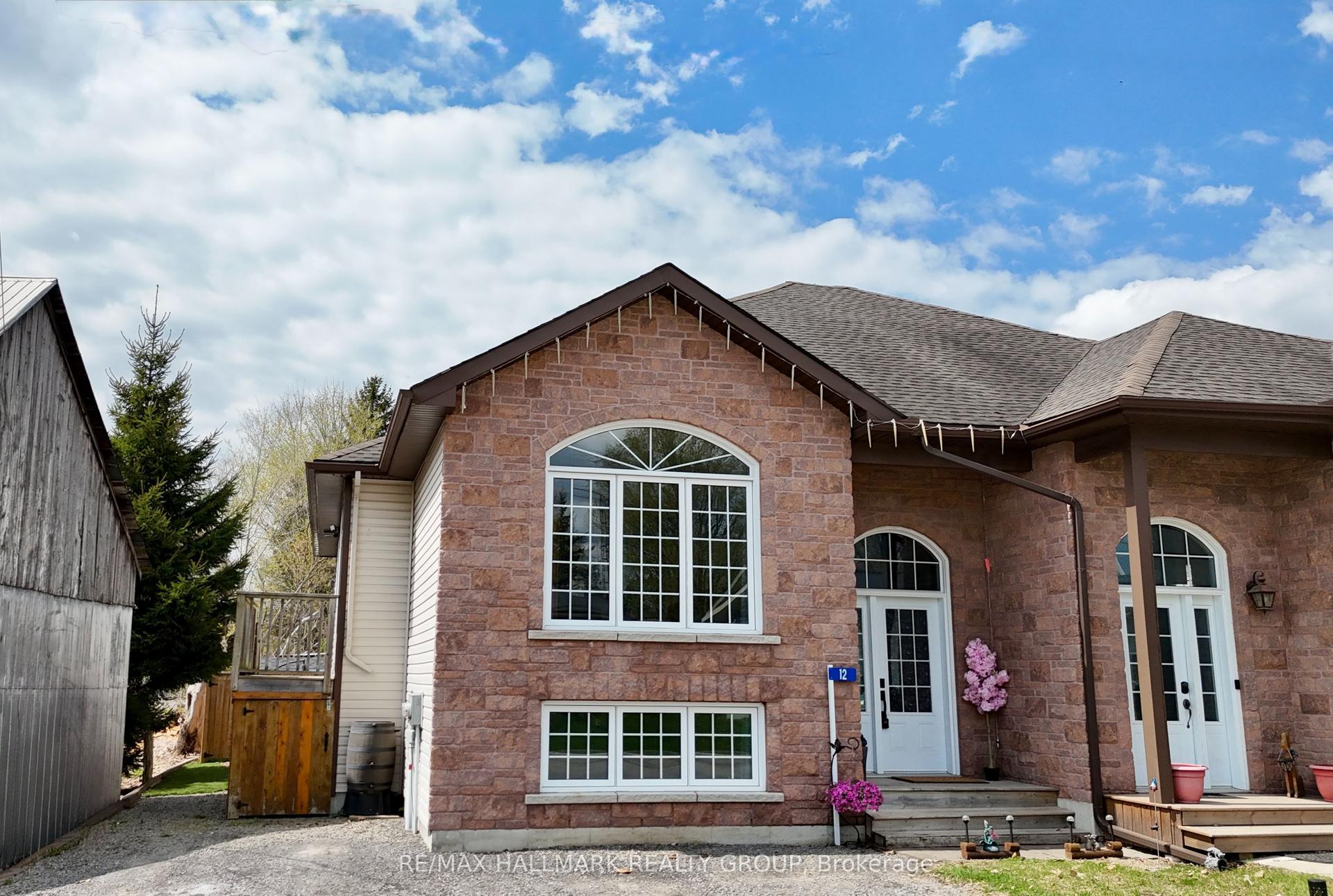 12 Cedar Street — photo 1