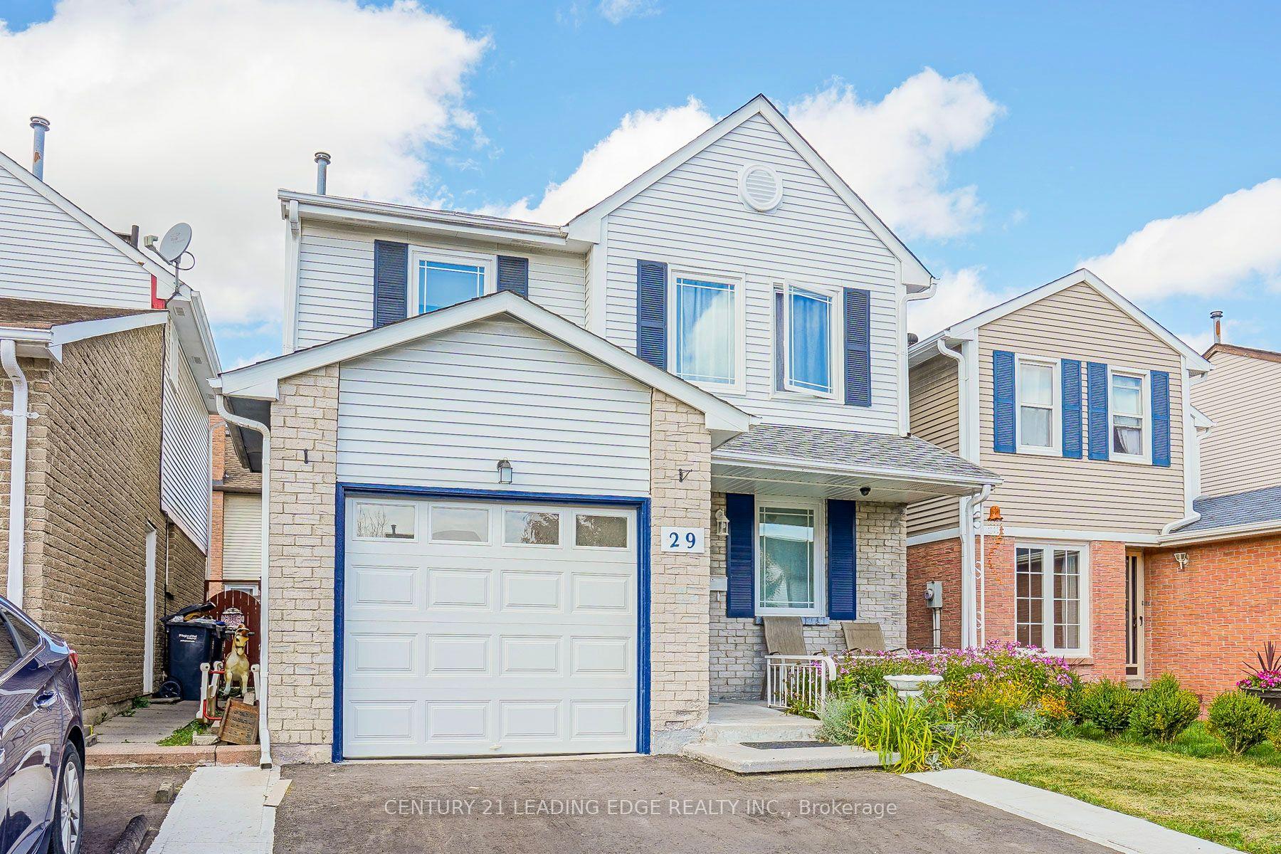 29 Junewood Crescent Upper #Upper — photo 1