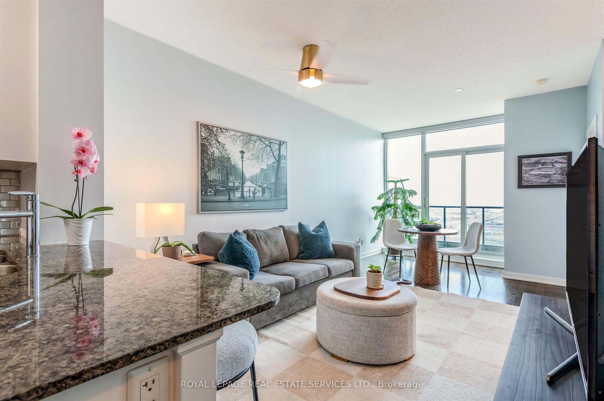 215 Sherway Gardens Road PH101 #PH101 — photo 1