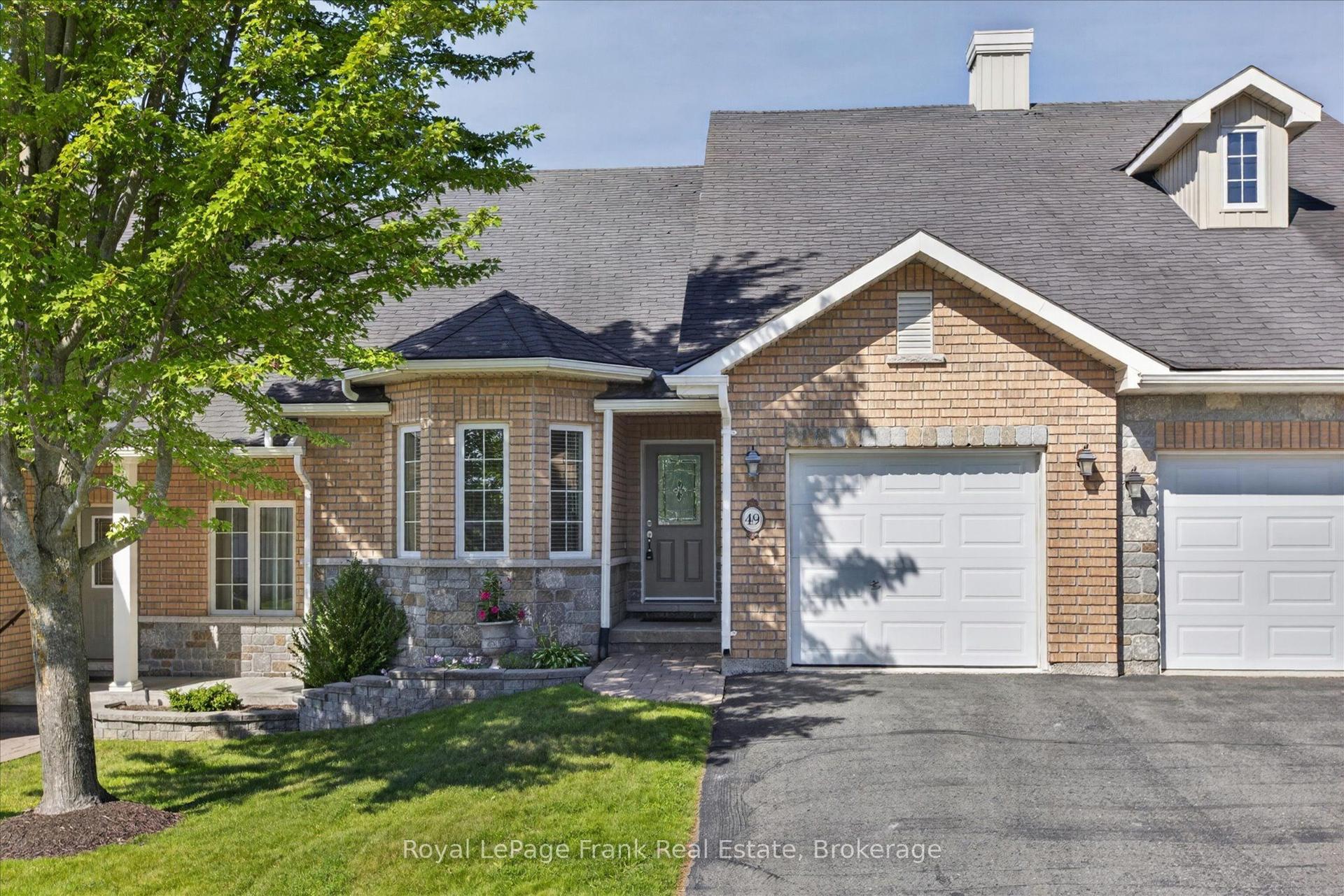 60 Village Crescent 49 #49, Peterborough — Condo Town for sale, photo 1
