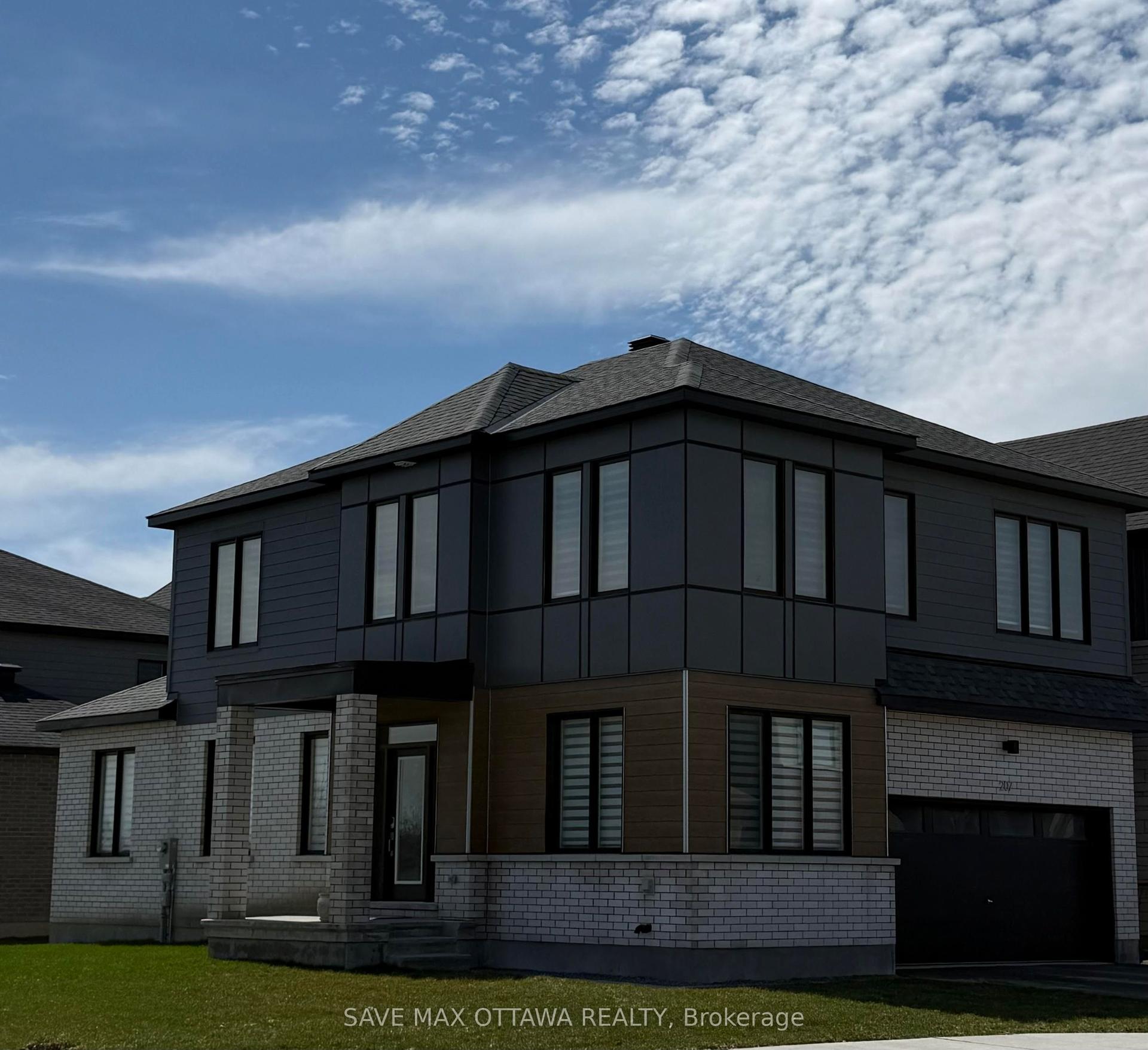 207 Conservancy Drive N — photo 1