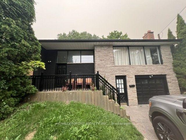 22 Fenelon Drive, Toronto — Detached for lease, photo 1