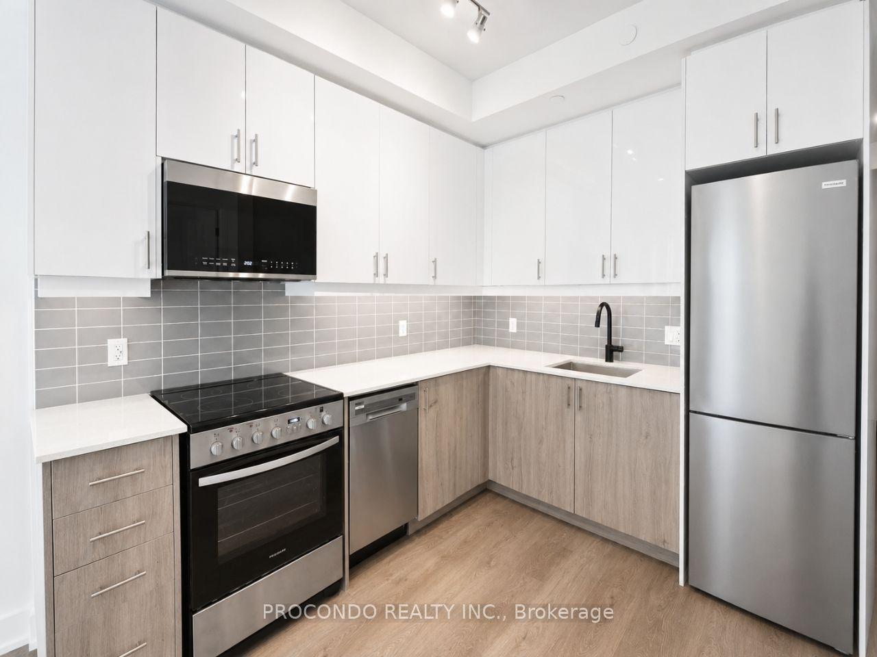 2343 KHALSA Gate 235 #235, Oakville — Condo for sale, photo 1