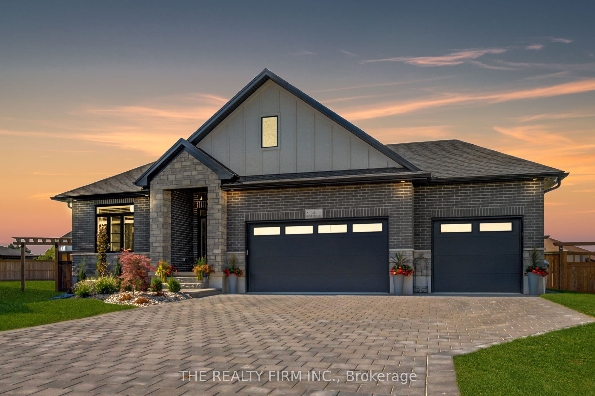 283 Elizabeth Street — photo 1