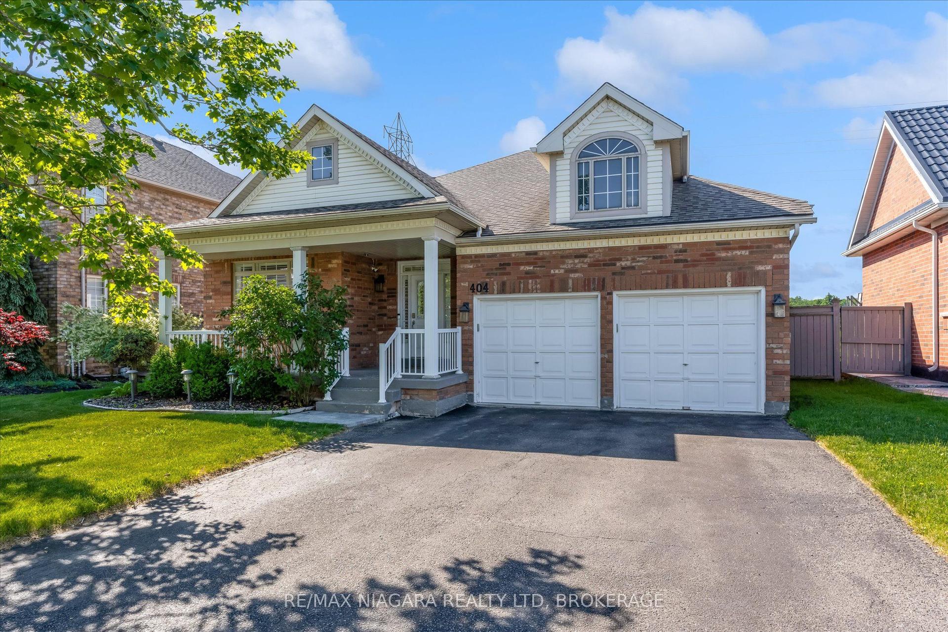 404 Wright Crescent — photo 1